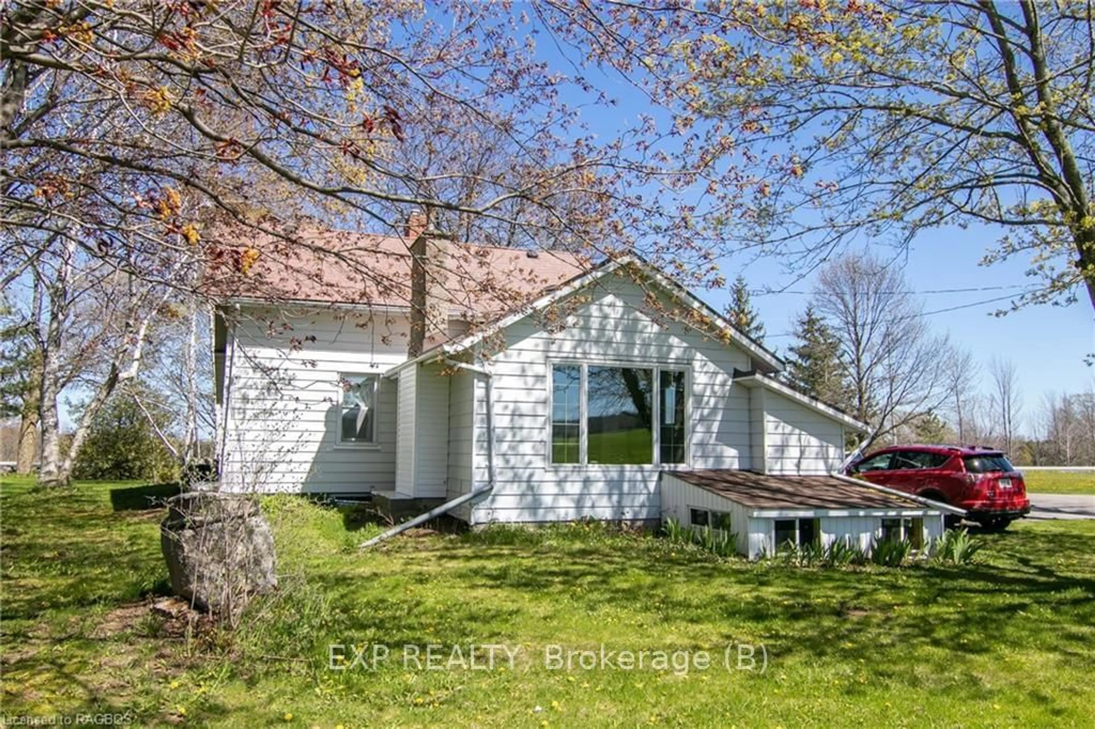 Frontside or backside of a home, cottage for 138268 GREY ROAD 112, Meaford Ontario N4L 1W5