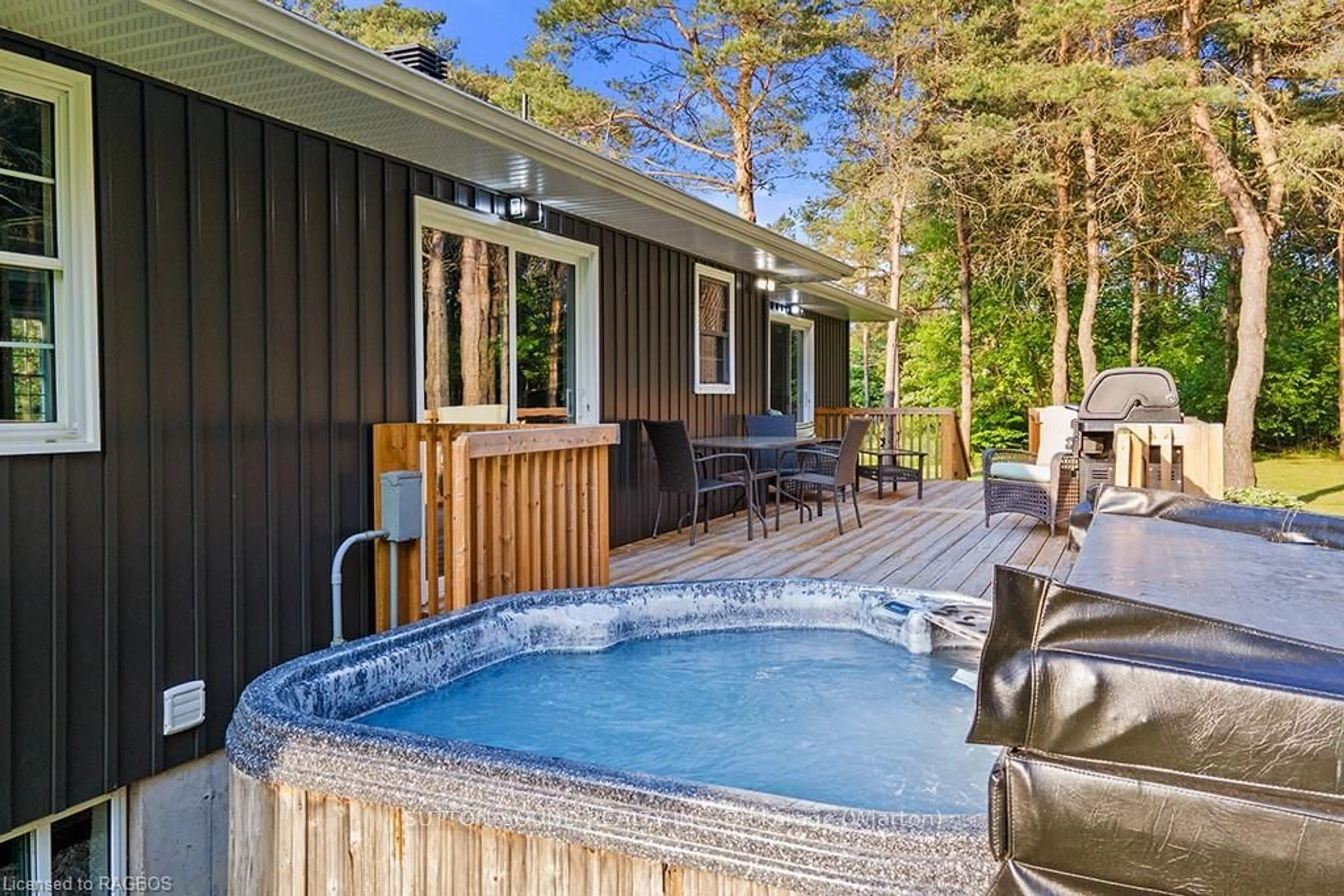 Patio, cottage for 25 PINE TREE Dr, South Bruce Peninsula Ontario N0H 1P0
