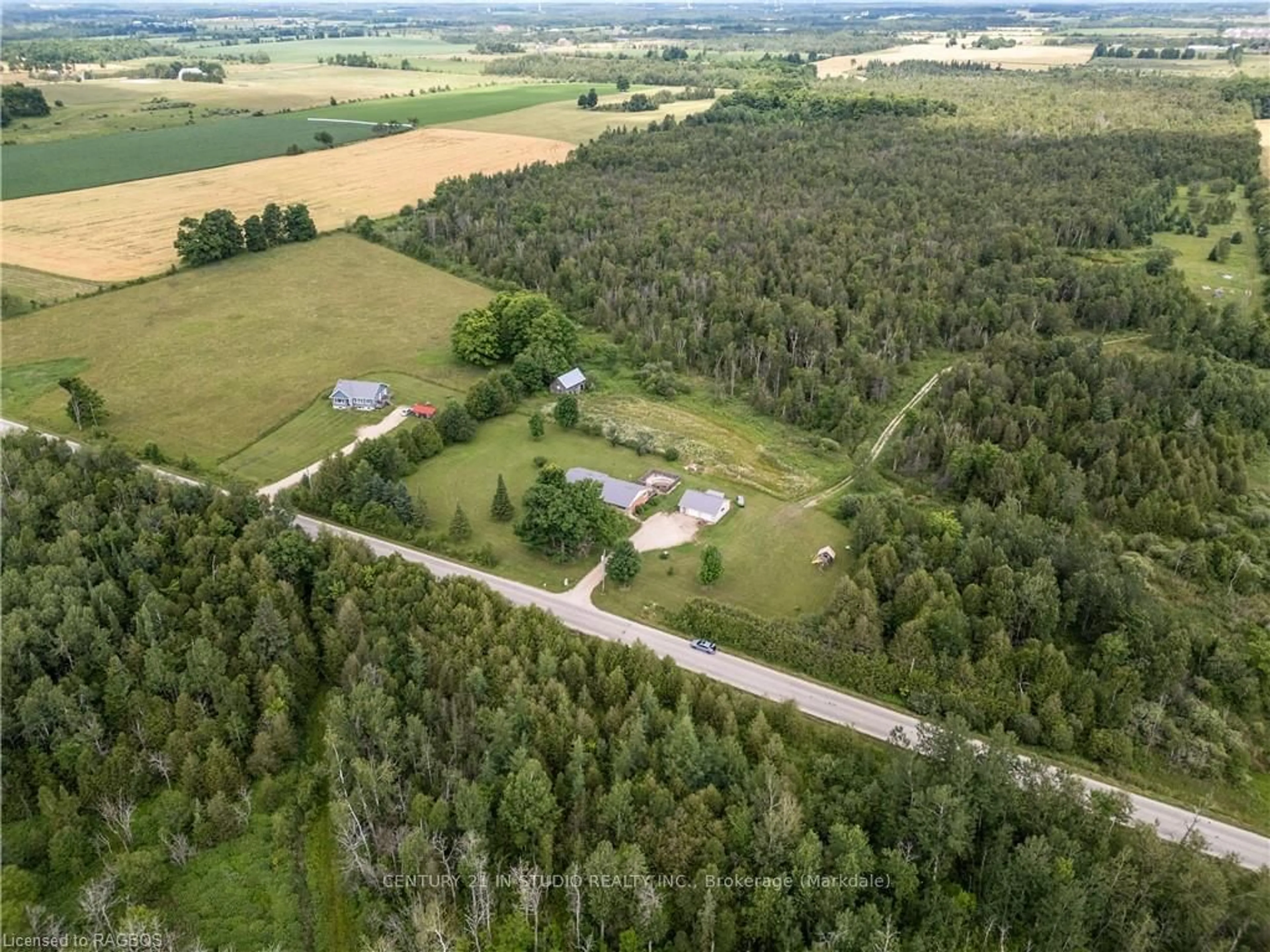 Shed for 712305 SOUTHGATE SIDEROAD 71, Southgate Ontario N0C 1B0