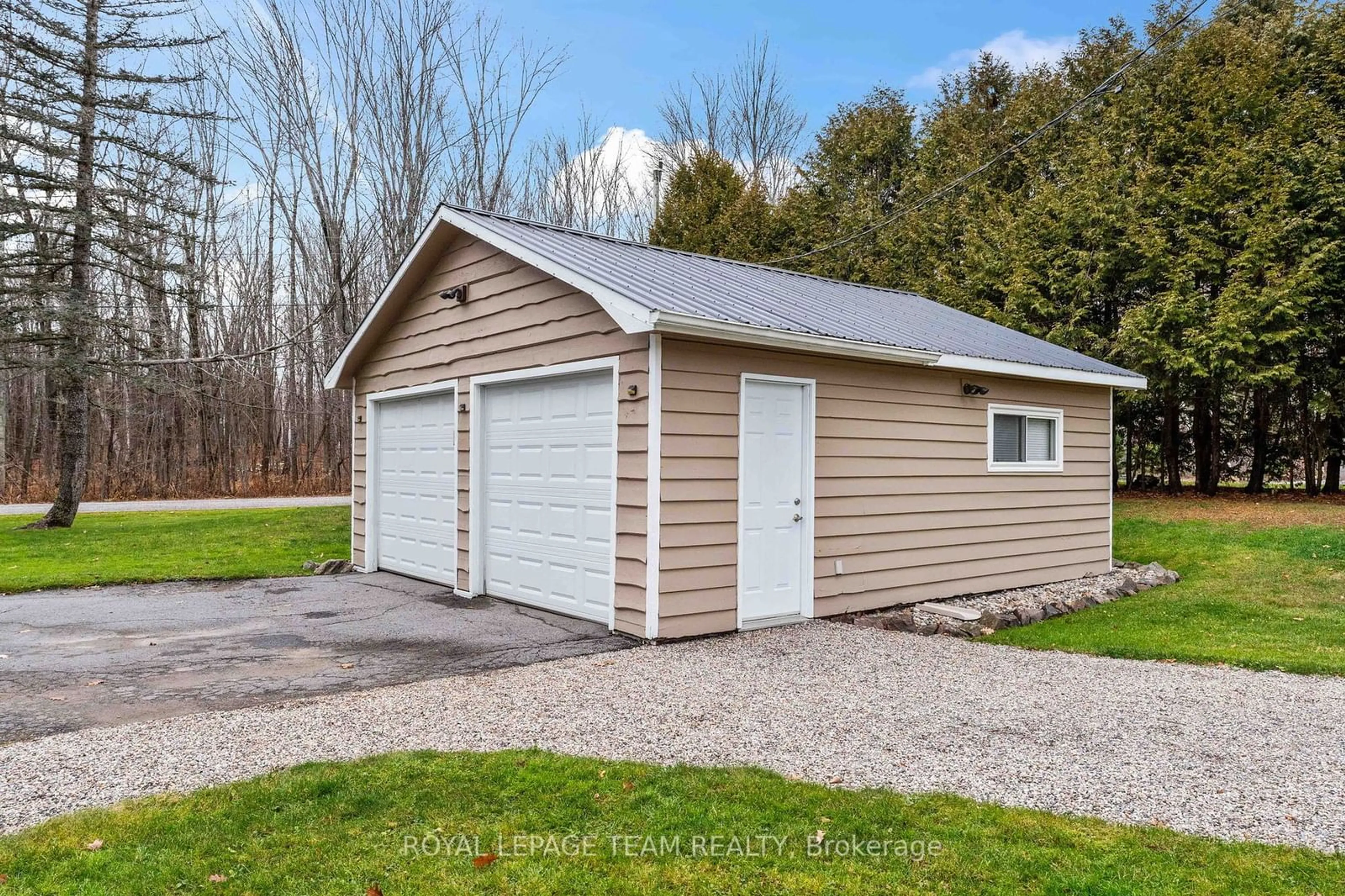 Indoor garage, cement floor for 1410 Wagner Rd, Central Frontenac Ontario K0H 2P0