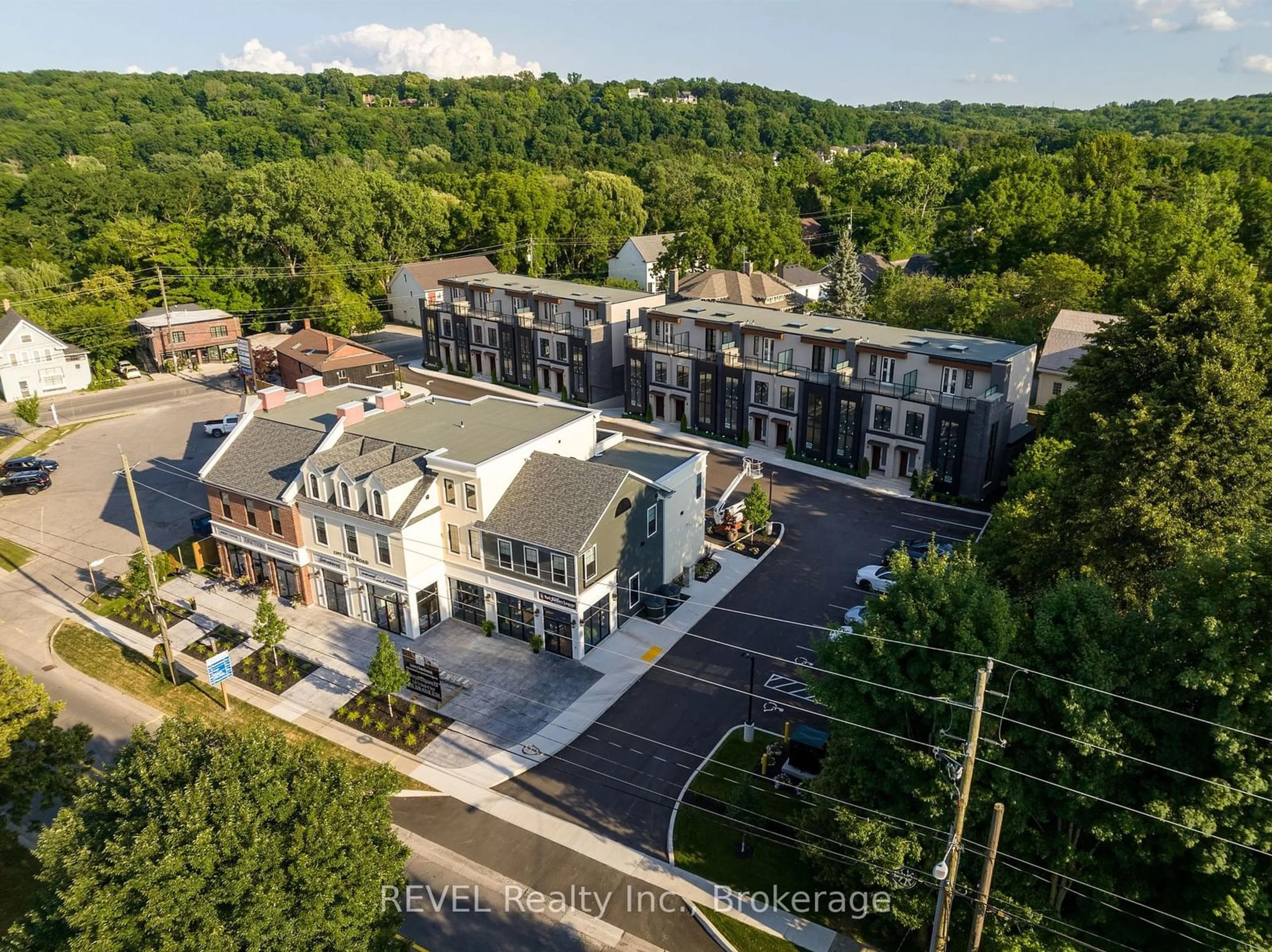 A pic from exterior of the house or condo, the front or back of building for 1397 York Rd #3, Niagara-on-the-Lake Ontario L0S 1J1