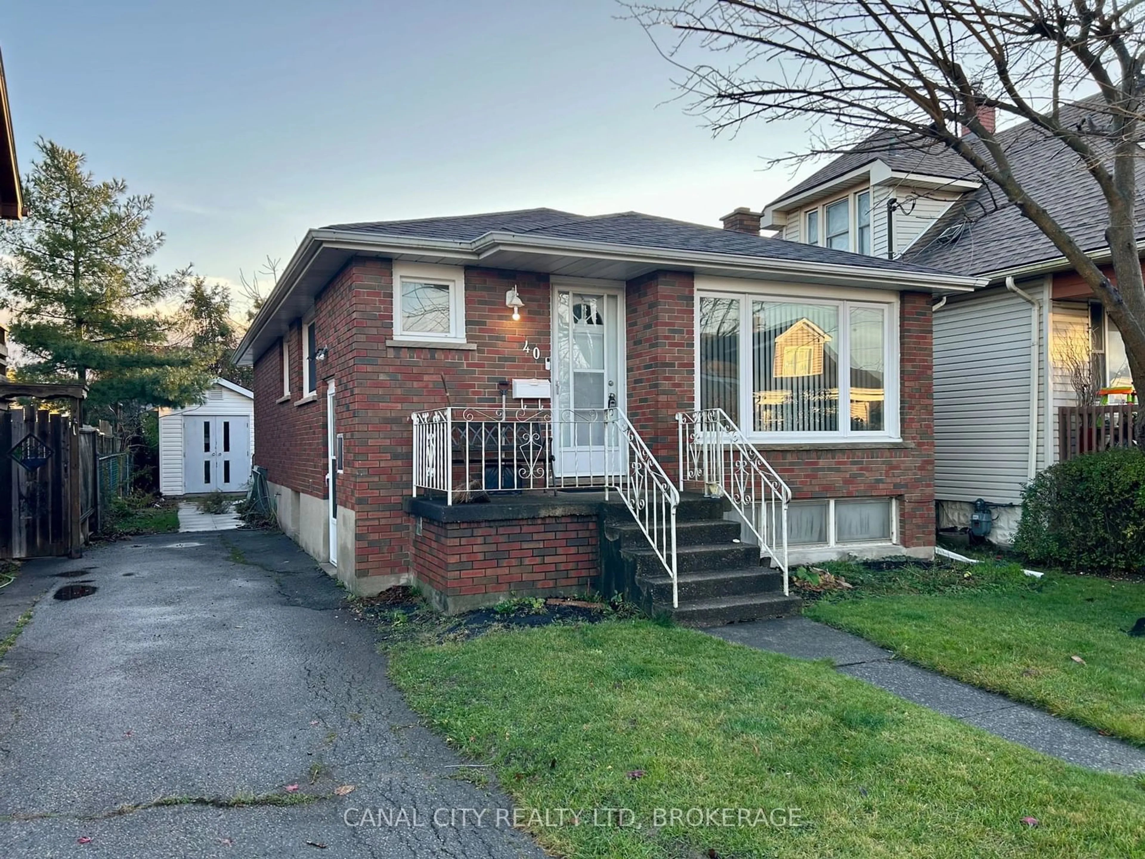 Frontside or backside of a home, cottage for 40 Battle St, Thorold Ontario L2V 3W5