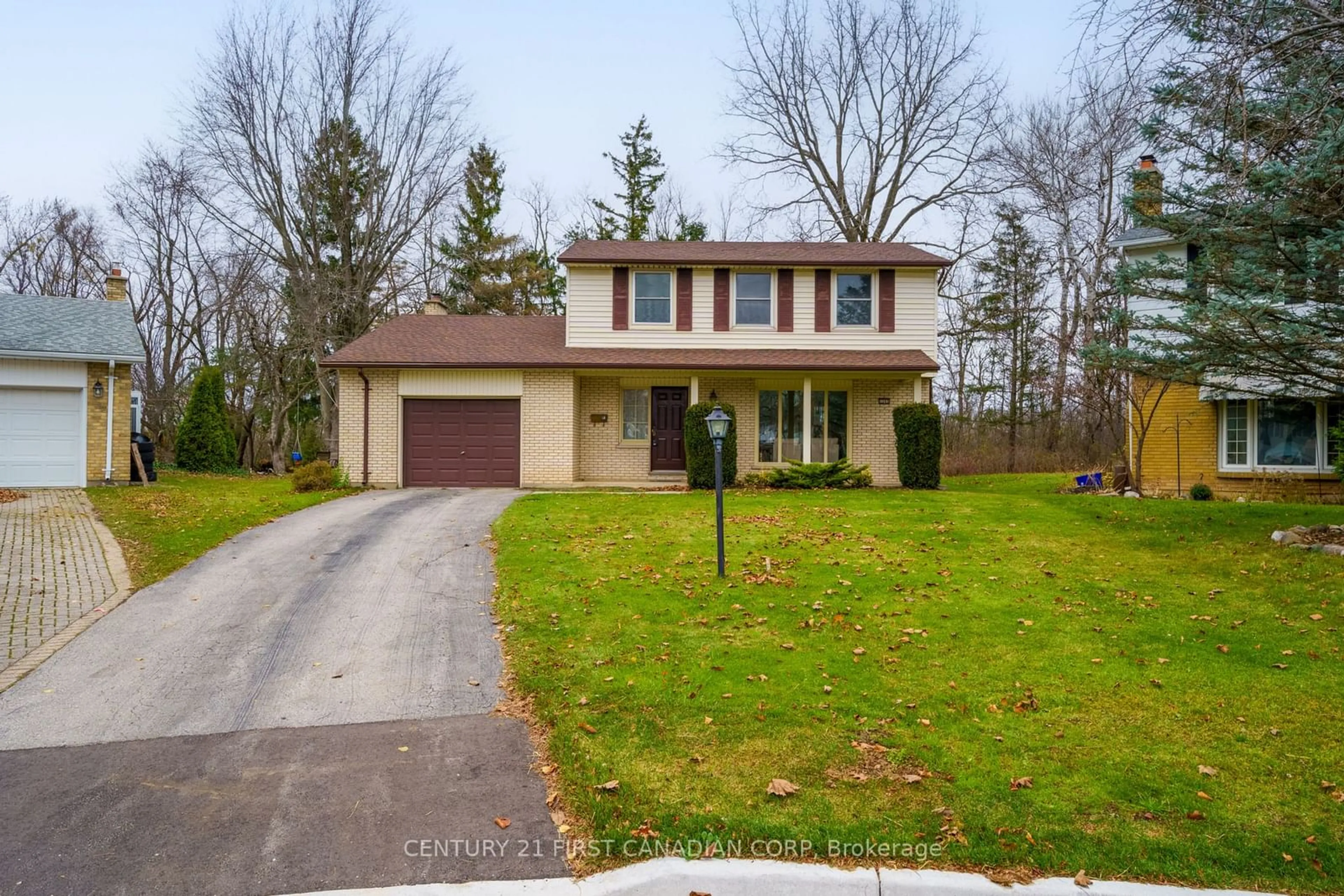 Frontside or backside of a home, cottage for 1085 Prince Philip Crt, London Ontario N6H 4H1