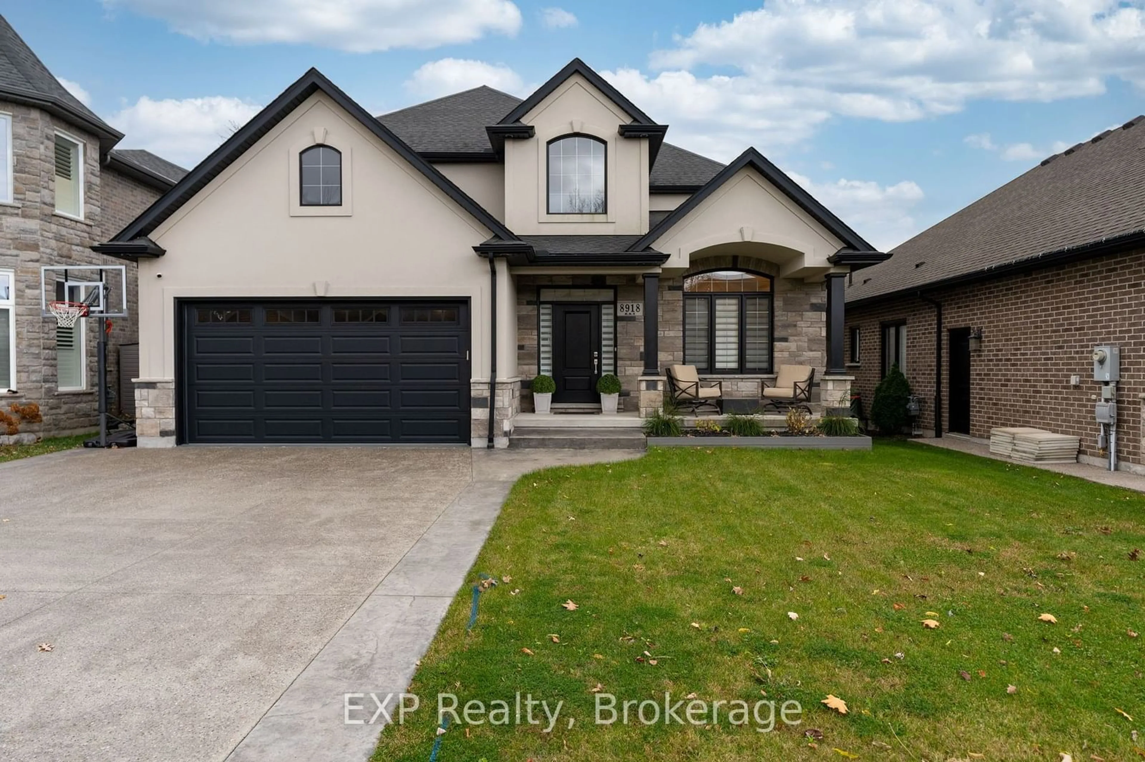 Frontside or backside of a home, the street view for 8918 Black Forest Cres, Niagara Falls Ontario L2H 0M8