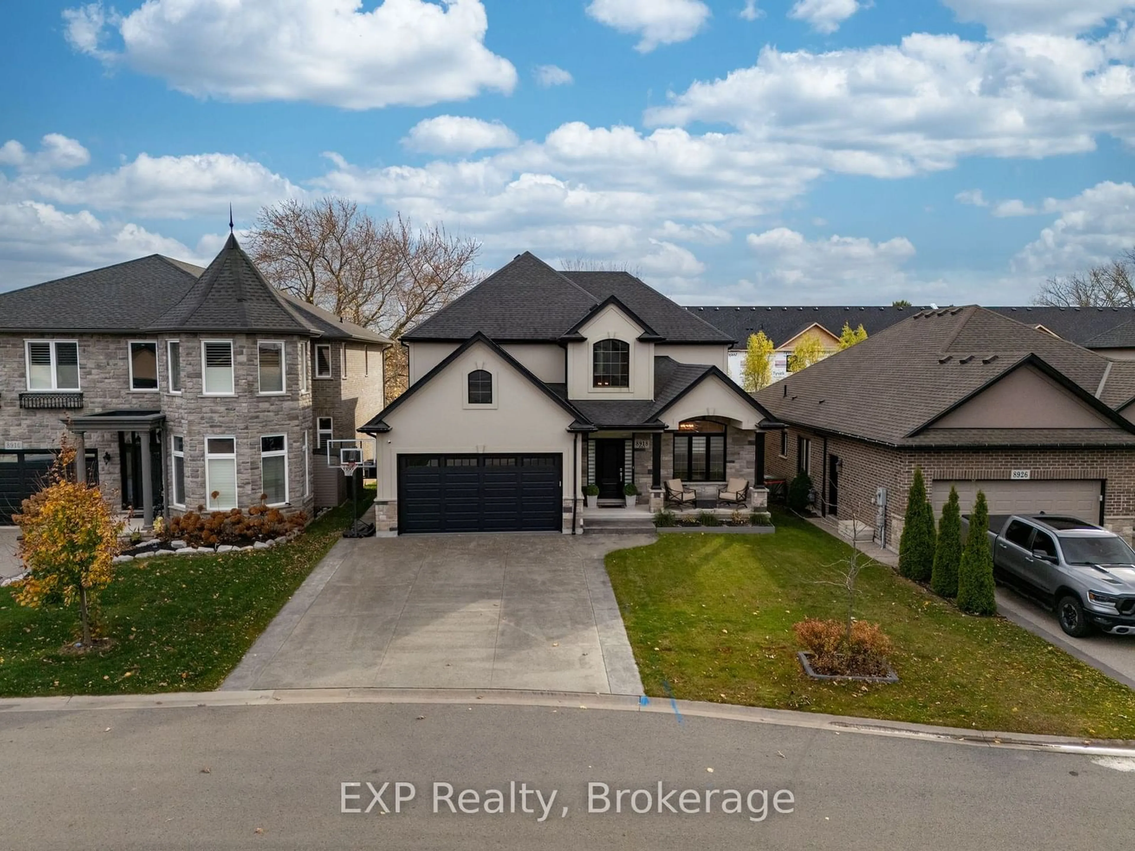 Frontside or backside of a home, the street view for 8918 Black Forest Cres, Niagara Falls Ontario L2H 0M8