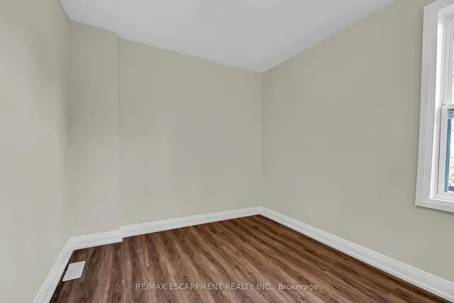 Additional property image - 346 Emerald St