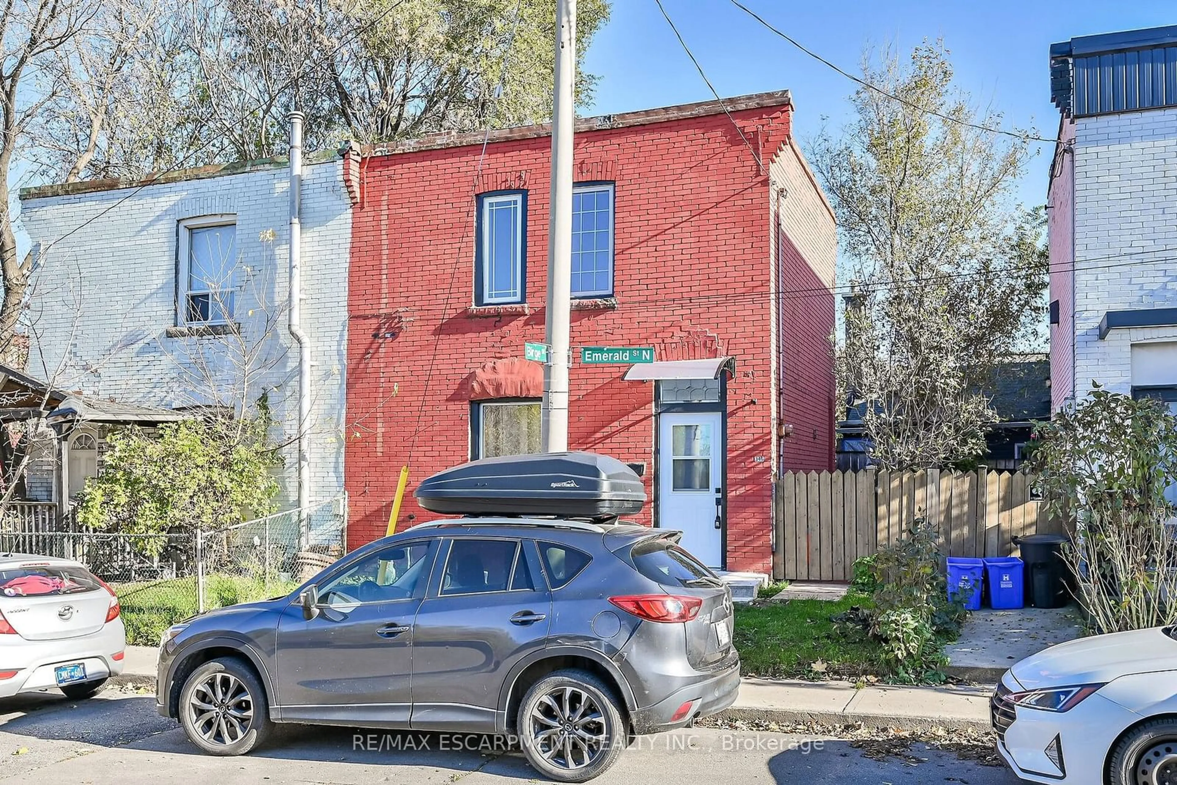 A pic from exterior of the house or condo, the street view for 346 Emerald St, Hamilton Ontario L8L 5L4