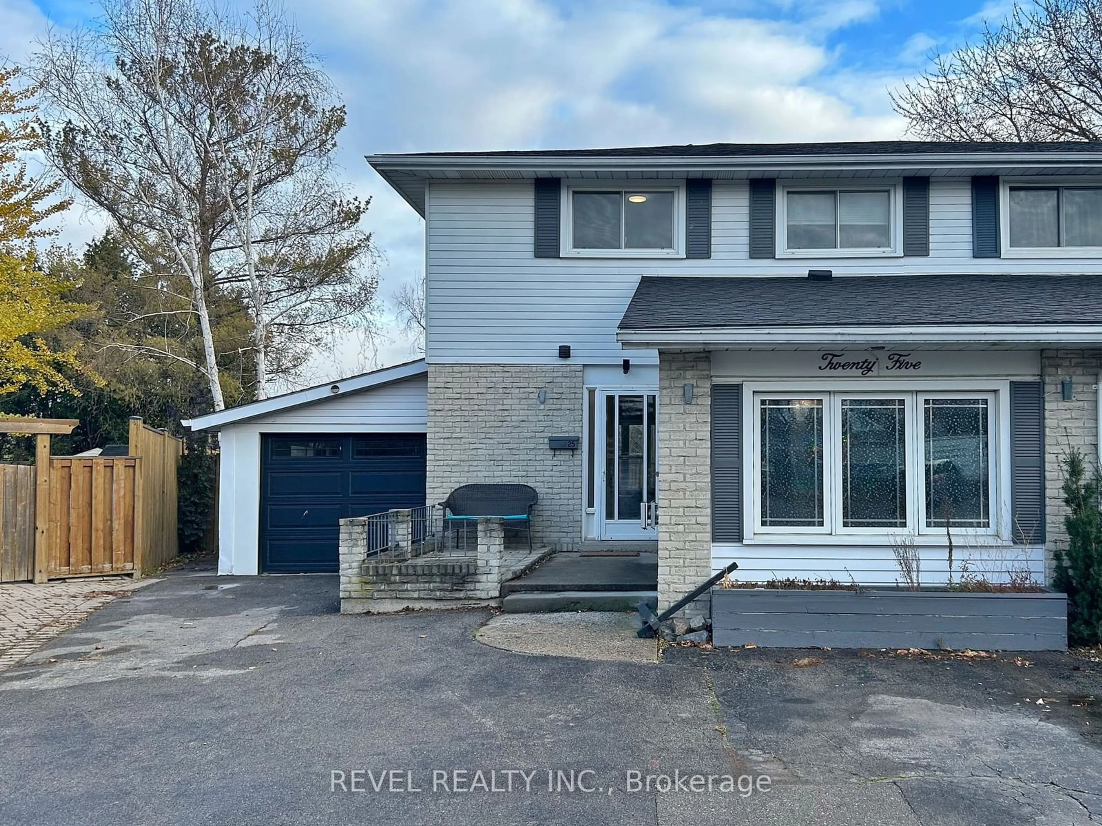 Frontside or backside of a home, the street view for 25 Woods End, Brantford Ontario N3R 6M8