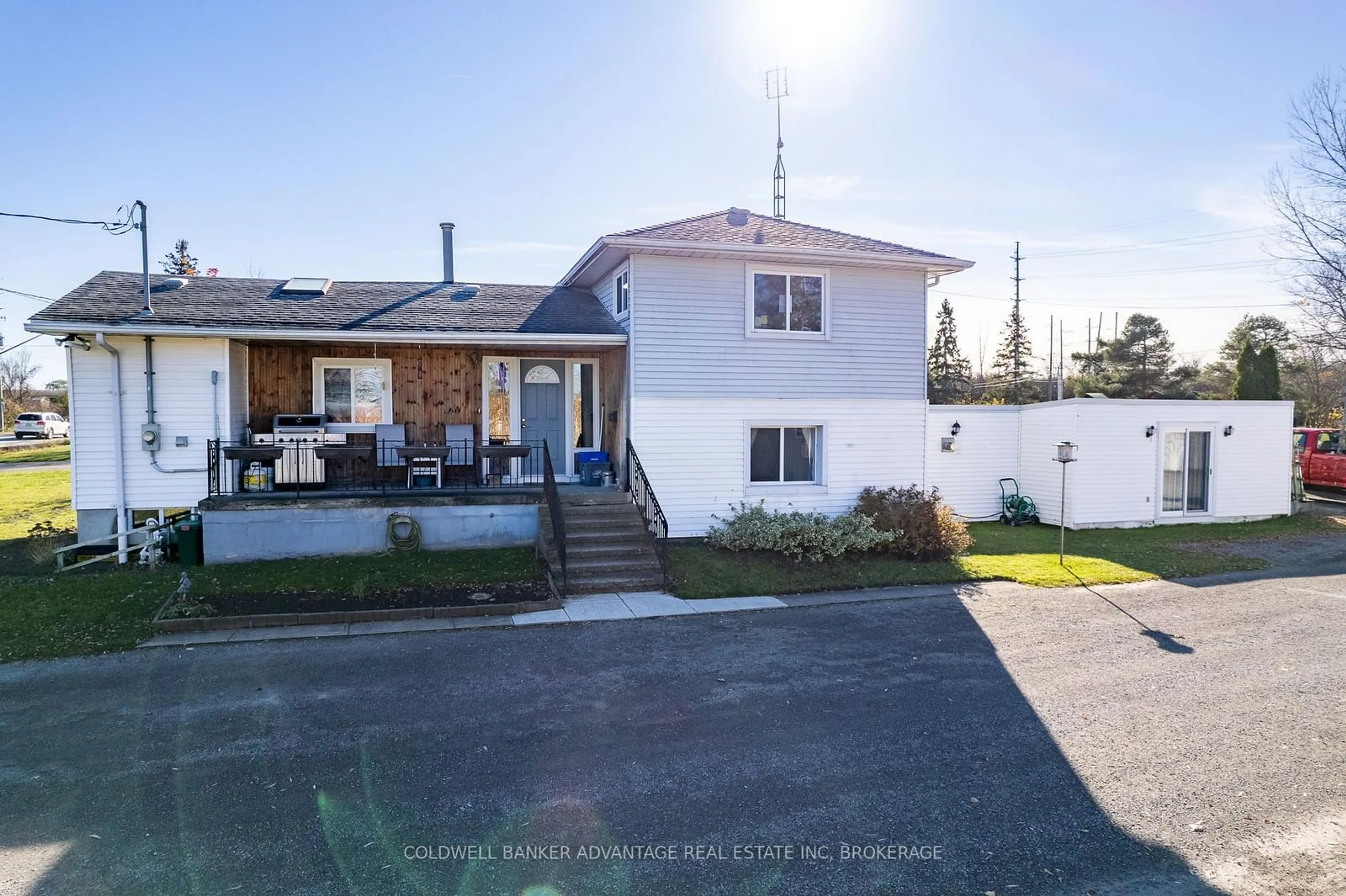 Frontside or backside of a home, the street view for 1563 Thompson Rd, Fort Erie Ontario L2A 5M4