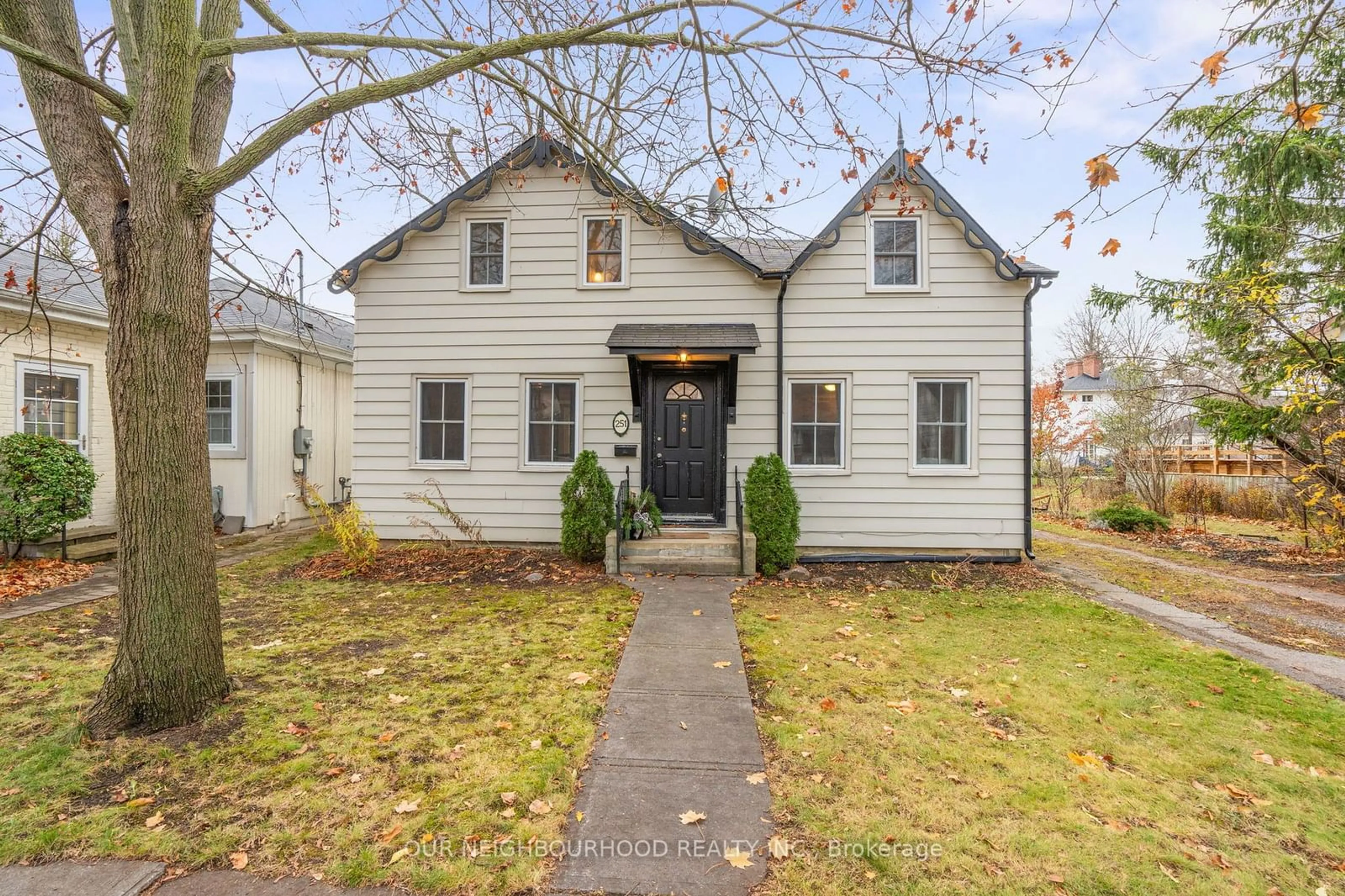 Frontside or backside of a home, cottage for 251 Henry St, Cobourg Ontario K9A 3Y5