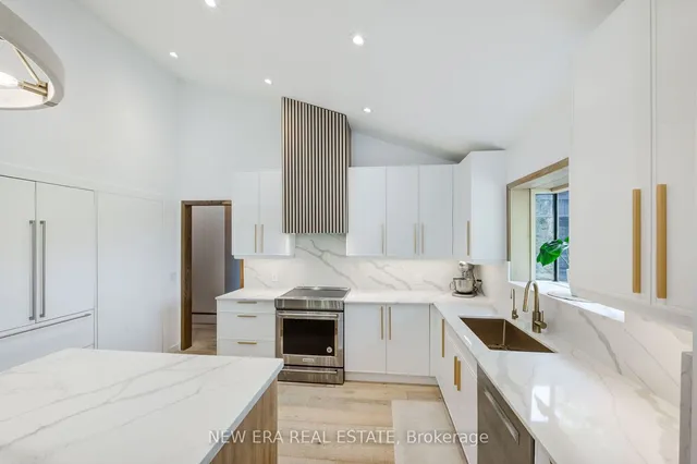 Additional property image - 380 Parkside Dr