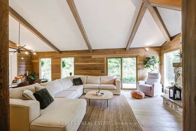 Additional property image - 380 Parkside Dr
