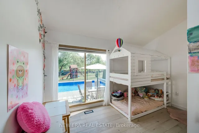 Additional property image - 380 Parkside Dr