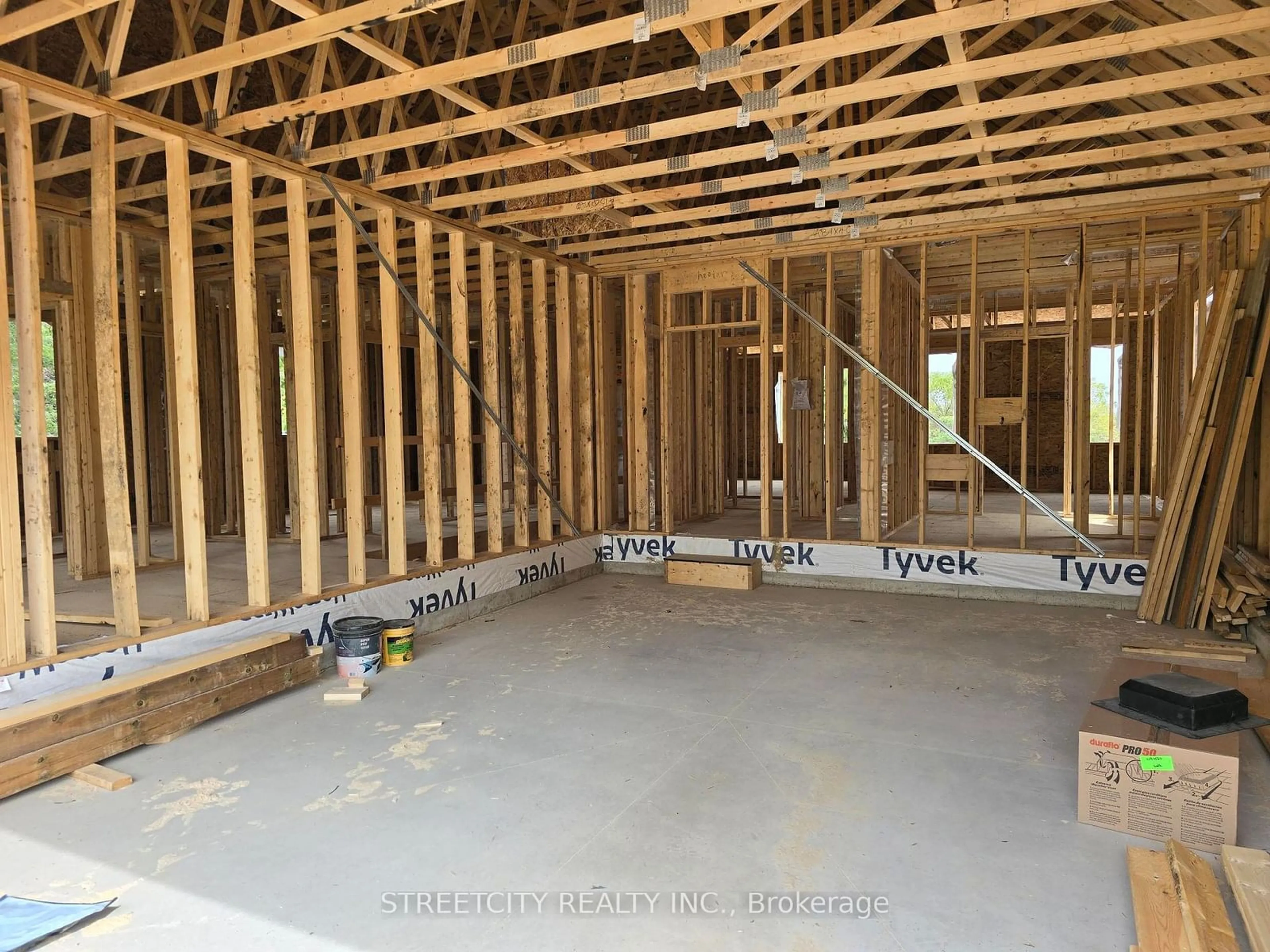 A pic of a room, cement floor for 8088 Union Rd, Southwold Ontario N0L 1K0