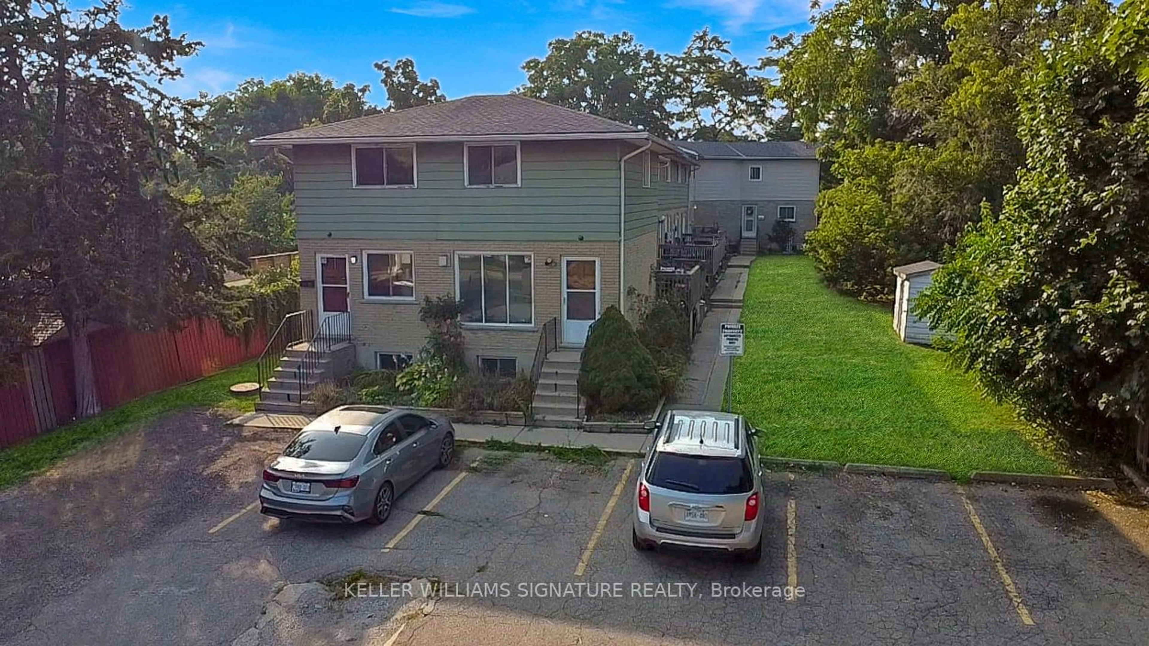 A pic from exterior of the house or condo, the street view for 120 Beverly St, Cambridge Ontario N1R 3Z7