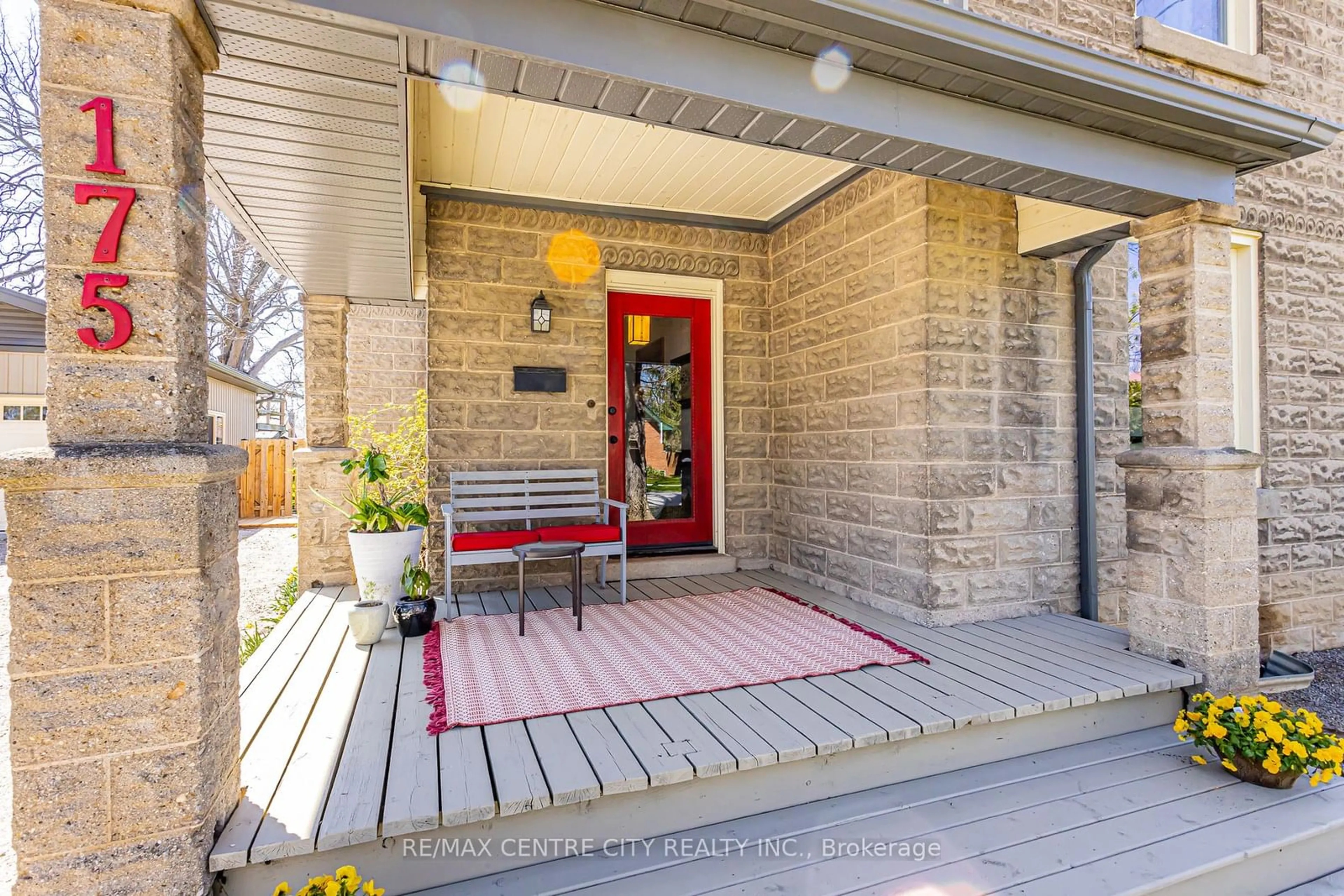 Indoor entryway, wood floors for 175 Broadway St, North Middlesex Ontario N0M 2K0