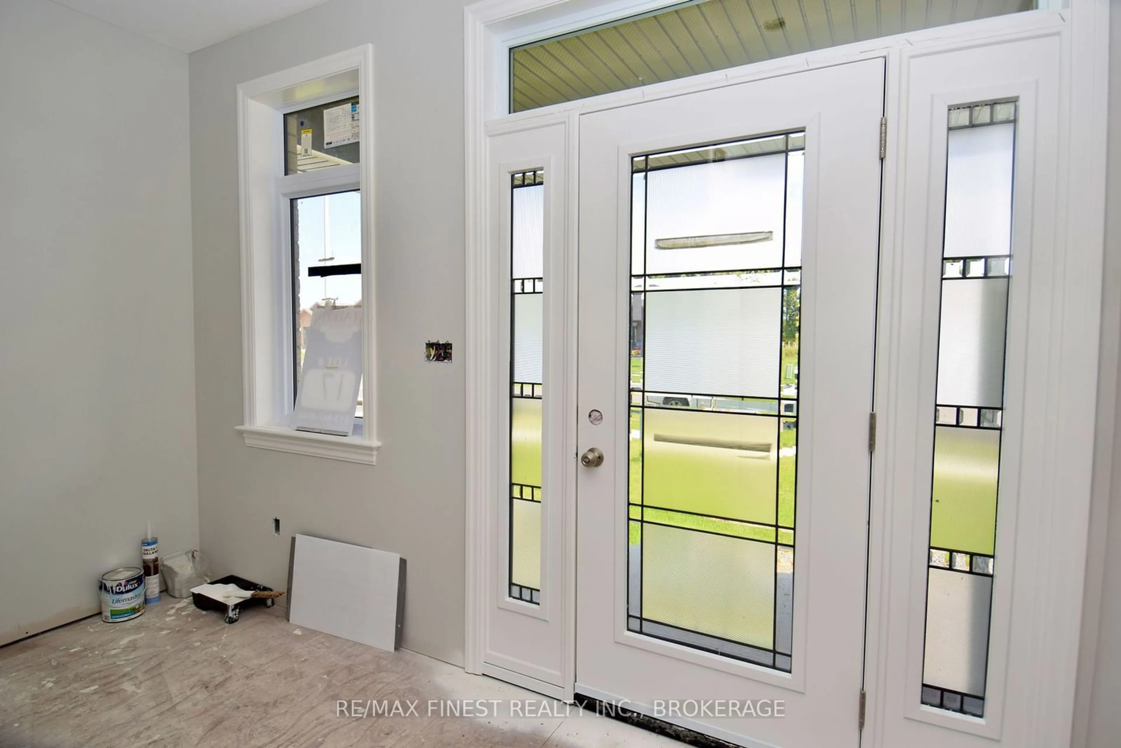 Indoor entryway, wood floors for 192 Cherrywood Pkwy, Greater Napanee Ontario K7R 0E2