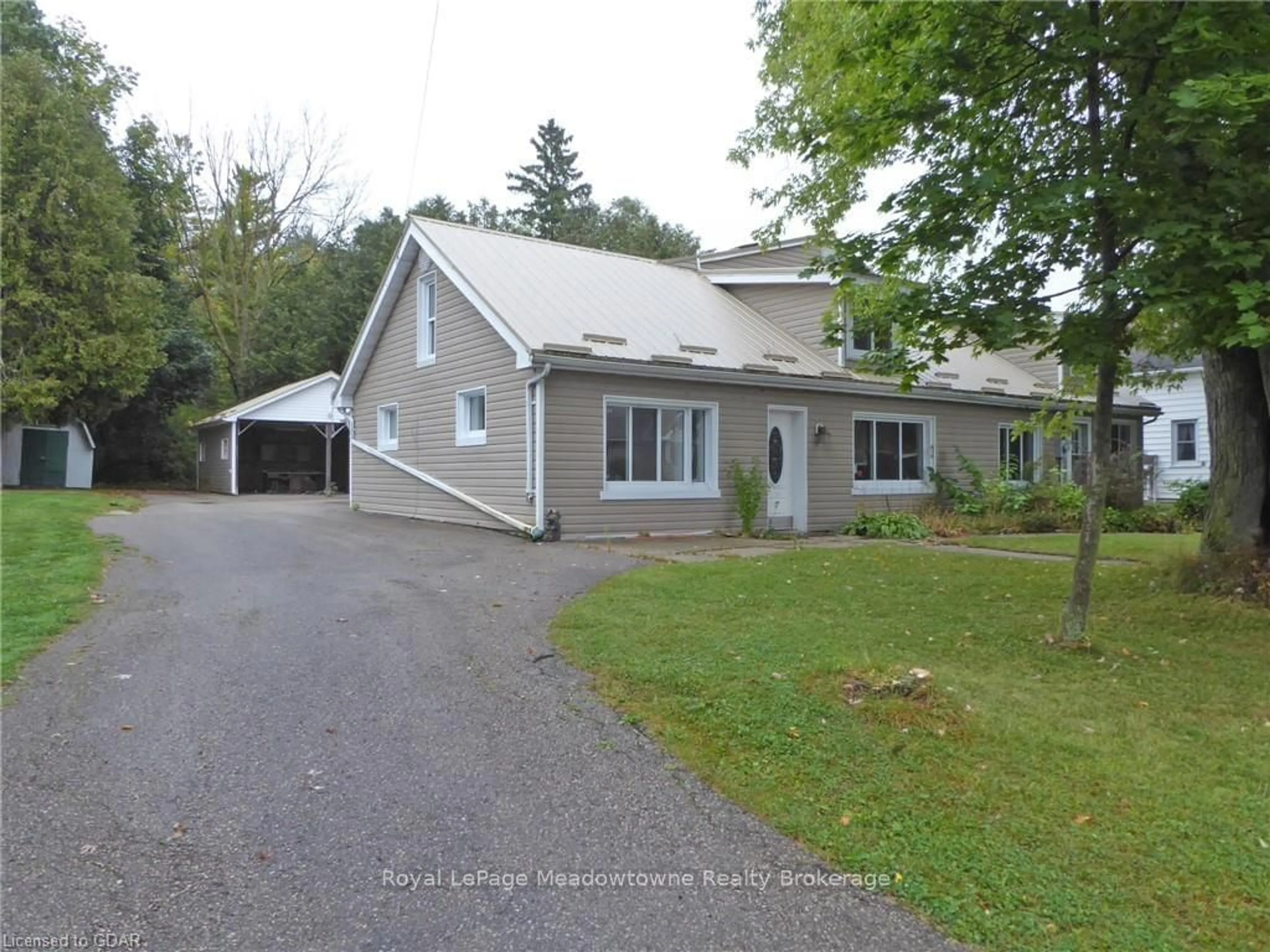 Frontside or backside of a home, cottage for 205 KING St, Minto Ontario N0G 1Z0