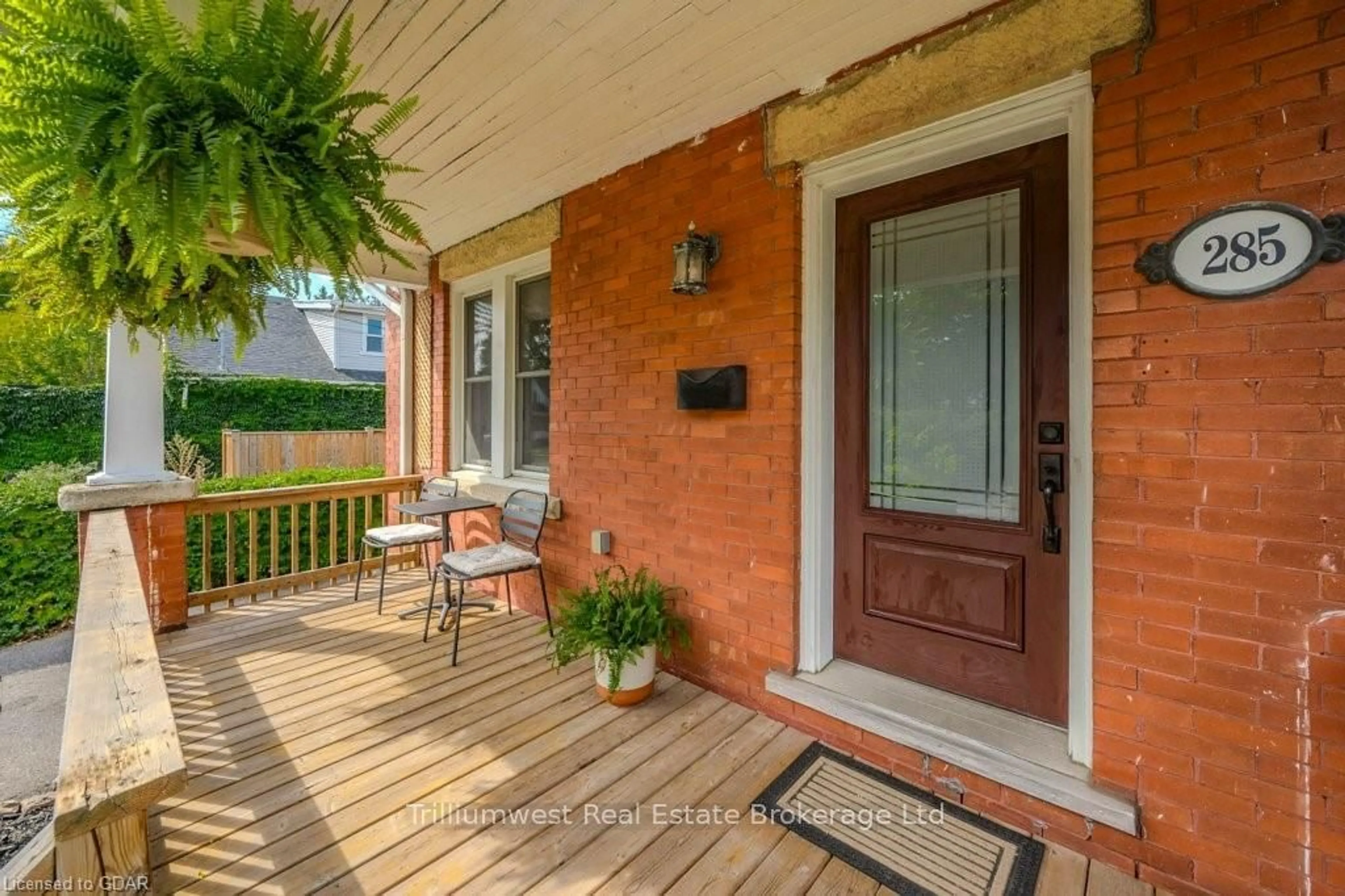 Indoor entryway, wood floors for 285 PAISLEY Rd, Guelph Ontario N1H 2P8