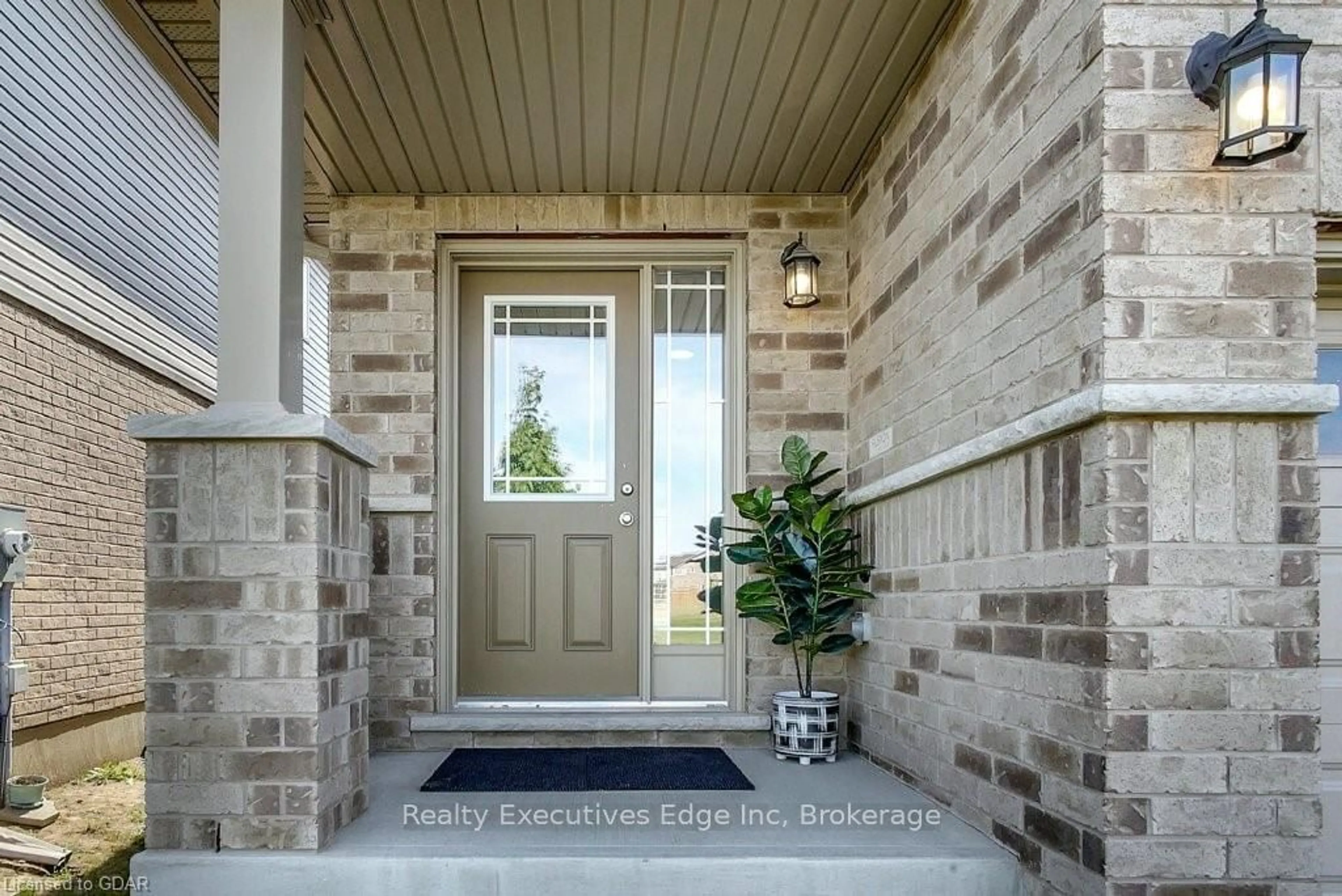 Indoor entryway, wood floors for 59 JOHN BRABSON Cres, Guelph Ontario N1G 0G5