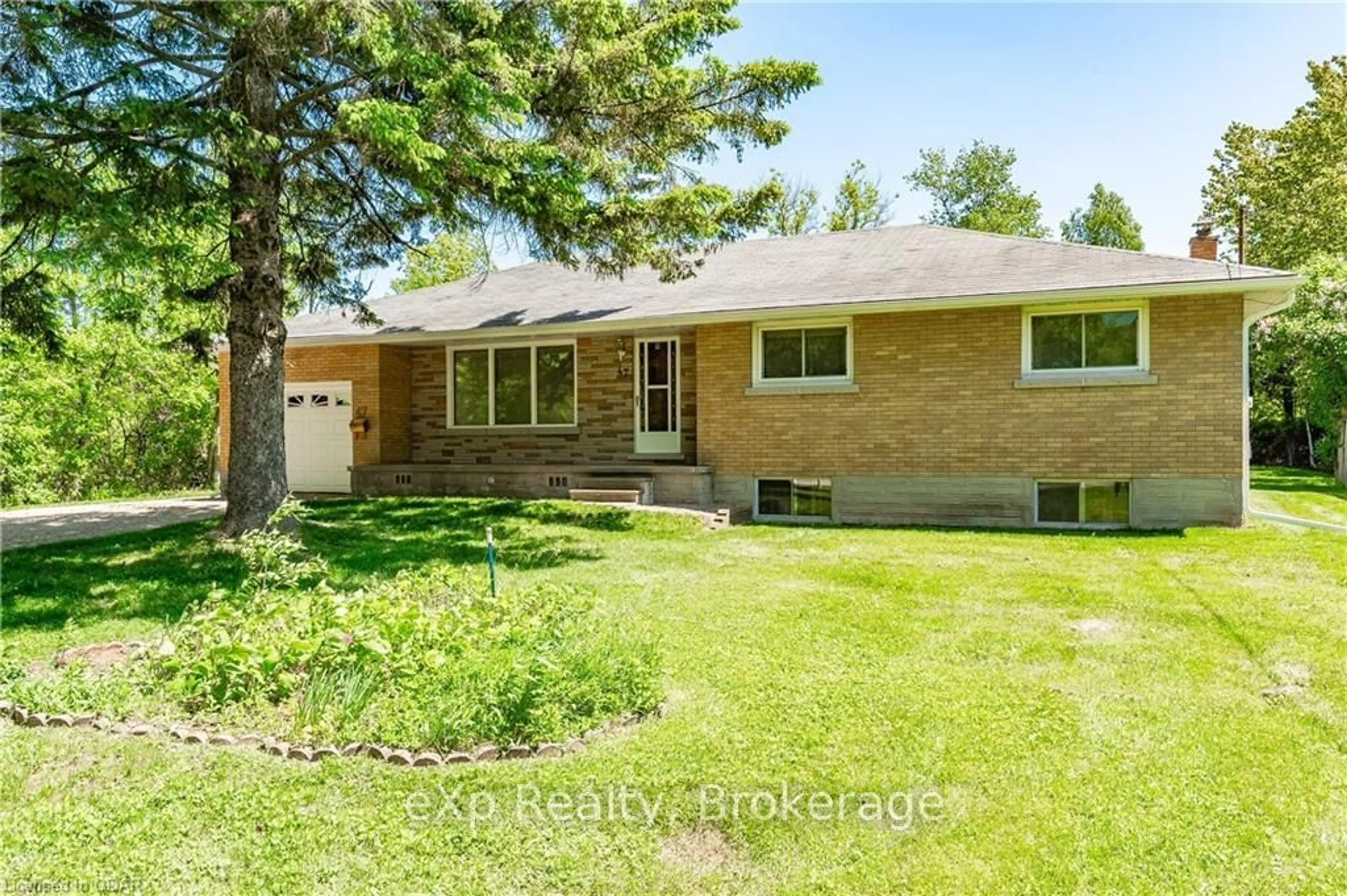 Frontside or backside of a home, cottage for 47 HYLAND Rd, Guelph Ontario N1E 1T2