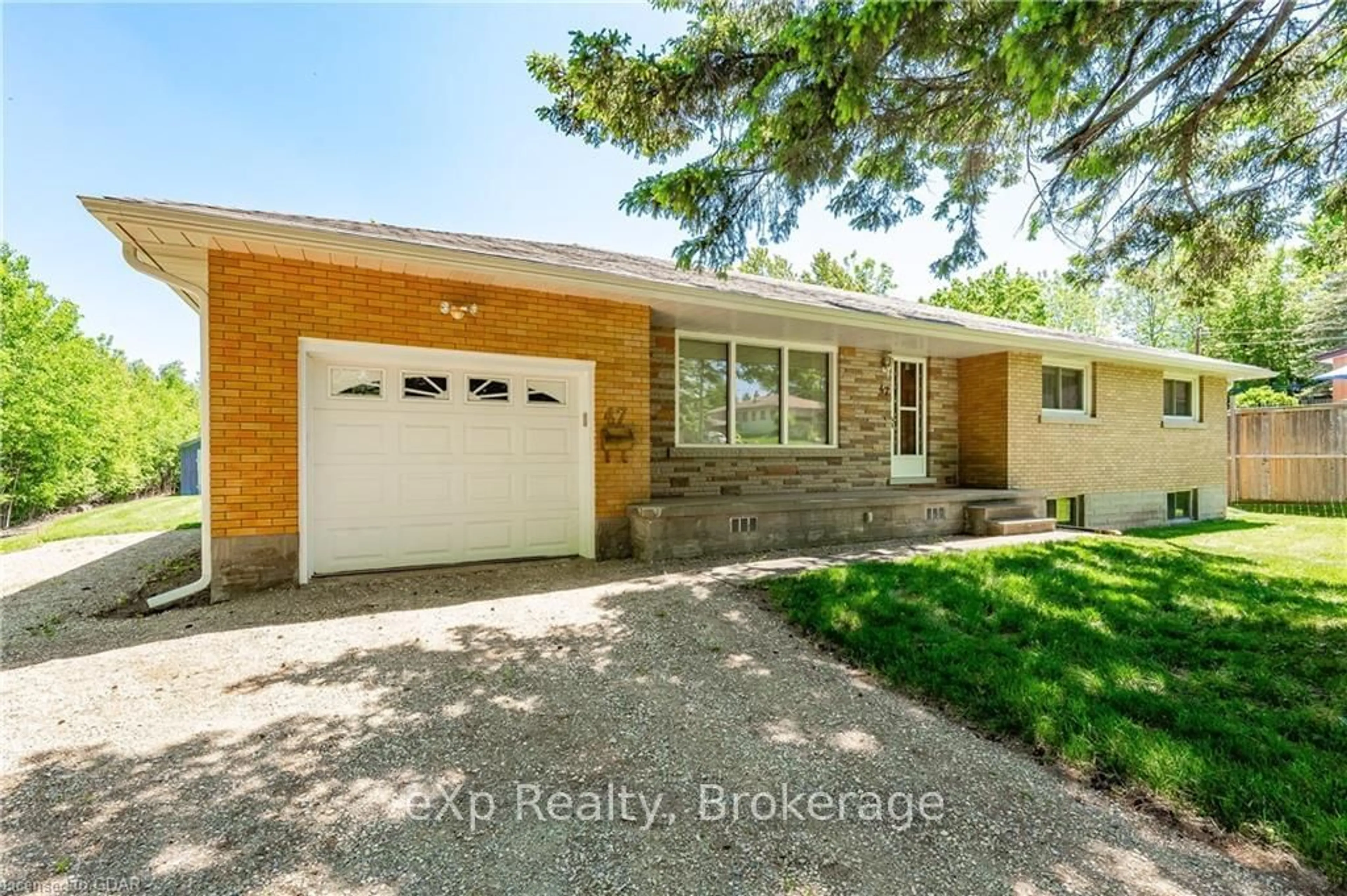 Frontside or backside of a home, cottage for 47 HYLAND Rd, Guelph Ontario N1E 1T2