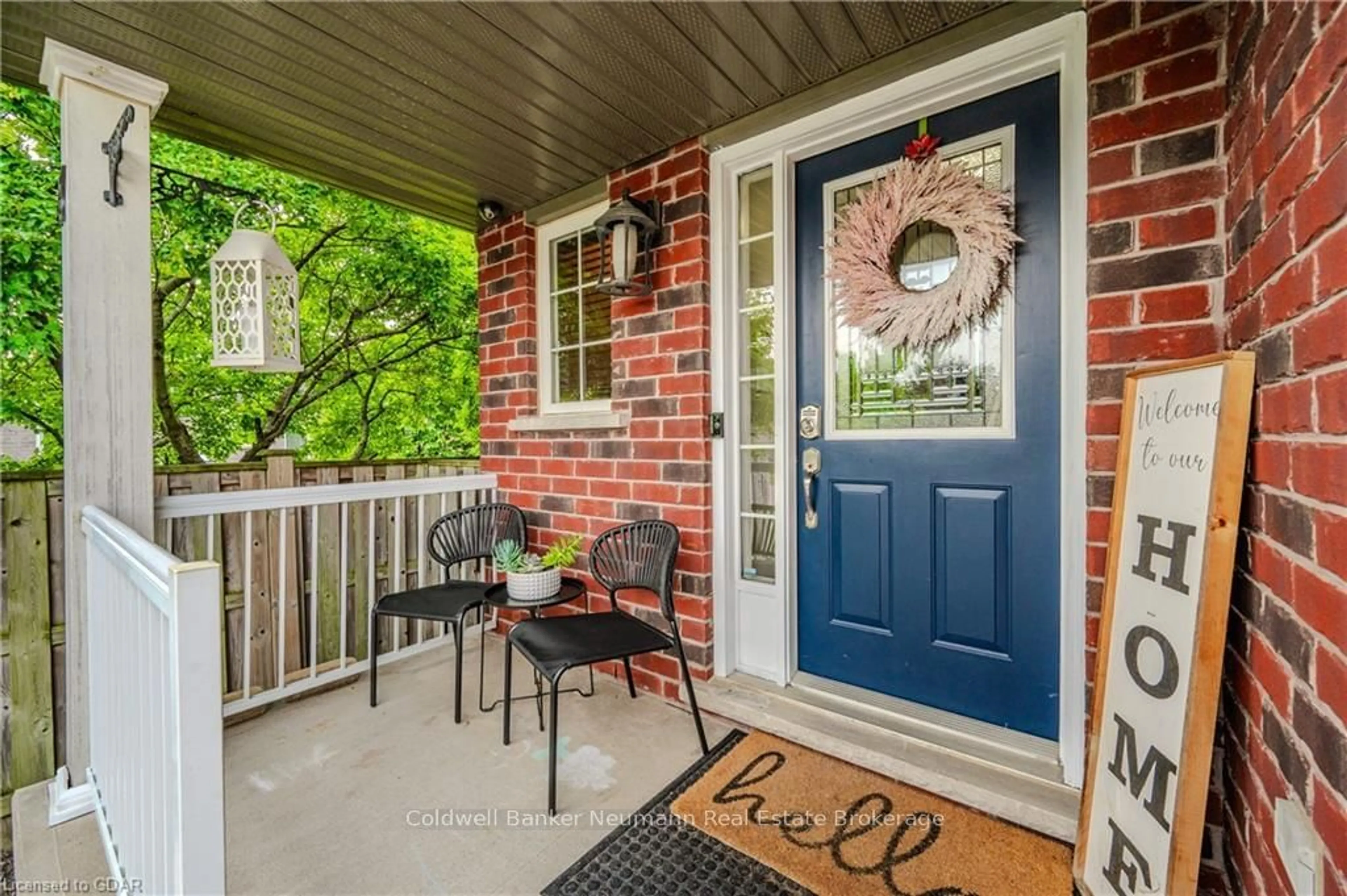 Indoor entryway, wood floors for 47 BOWEN Dr, Guelph Ontario N1E 0C9