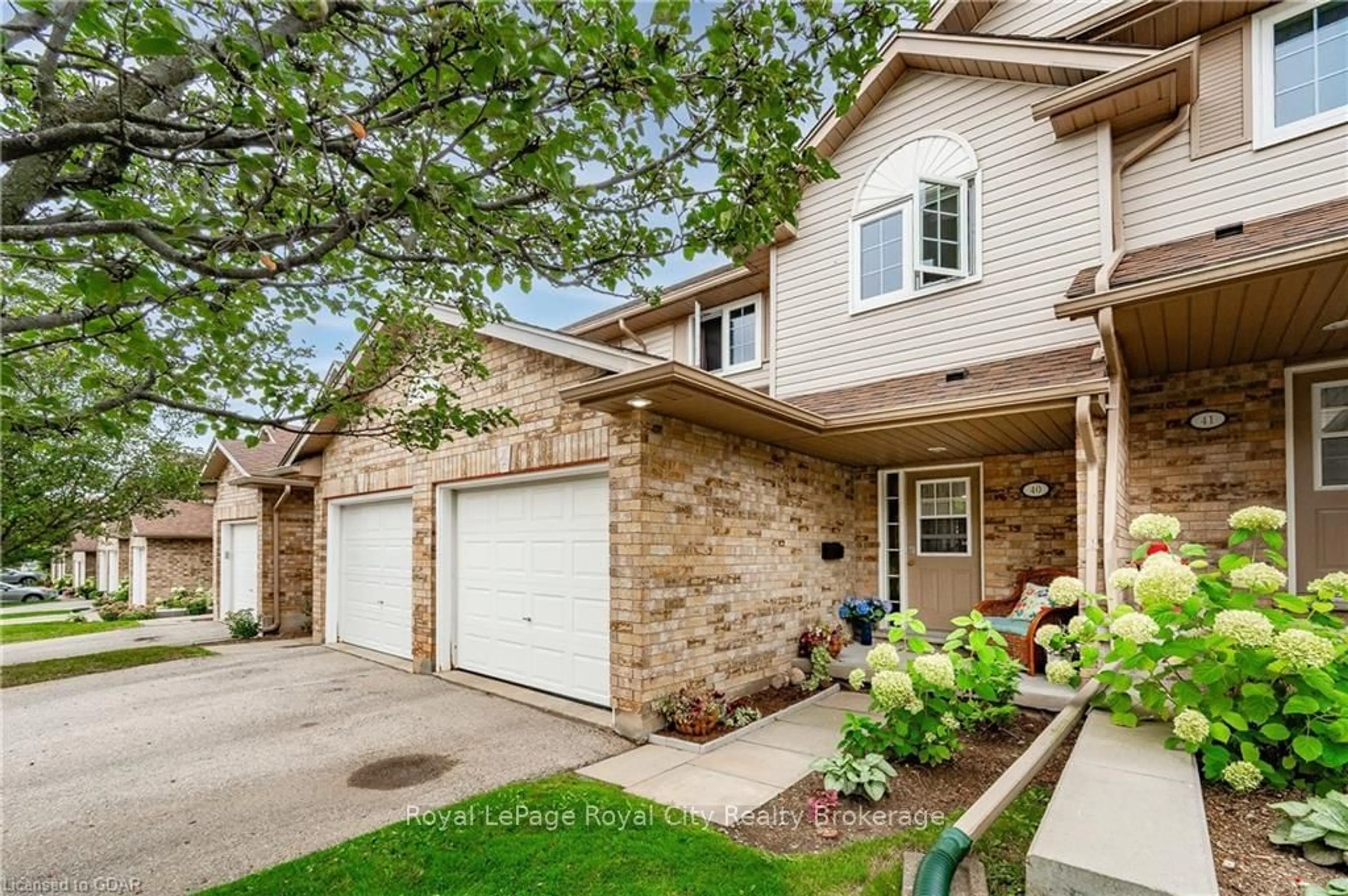 A pic from exterior of the house or condo, cottage for 31 SCHRODER Cres #40, Guelph Ontario N1E 7M6