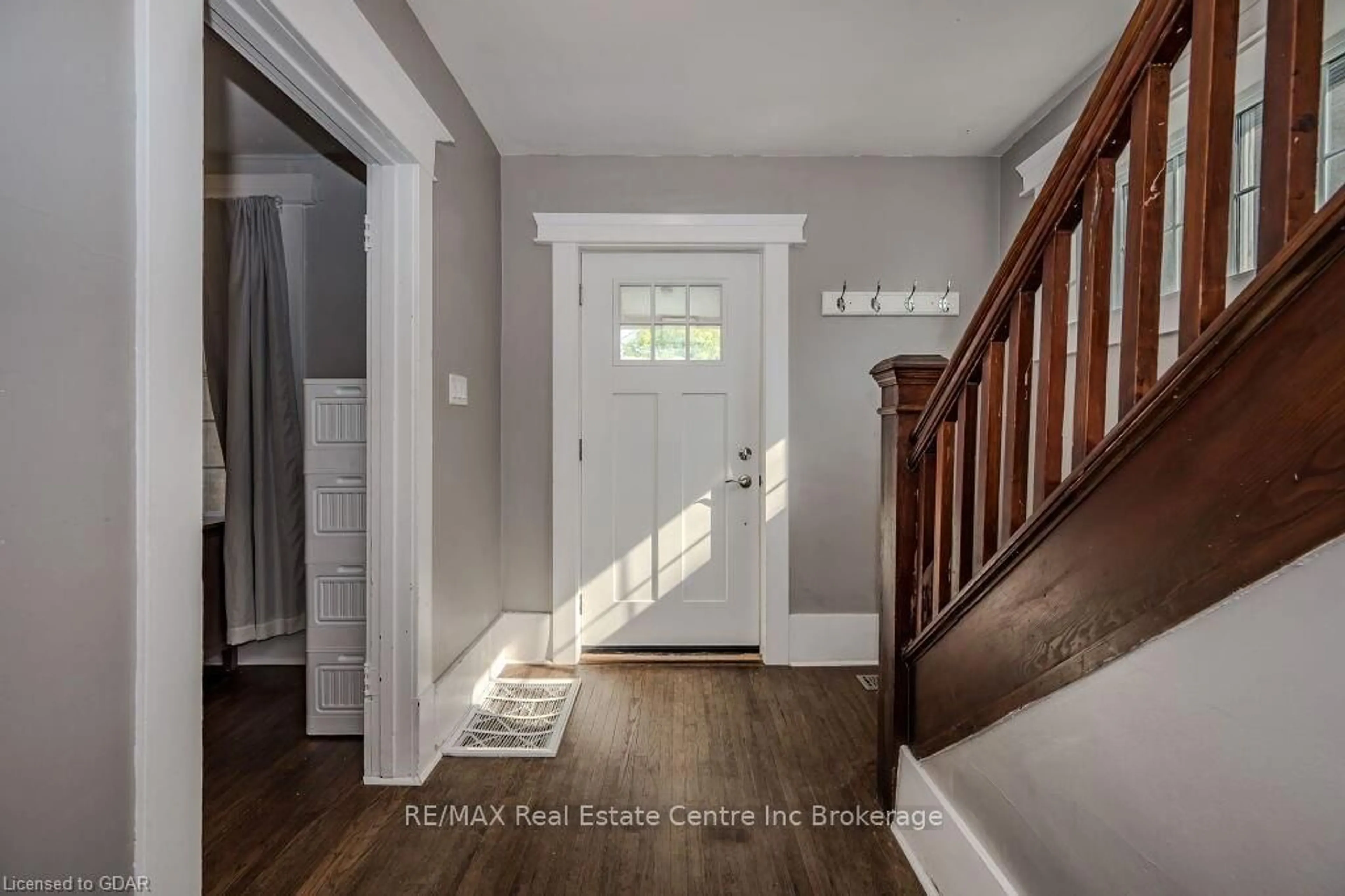 Indoor entryway, wood floors for 54 ERAMOSA Rd, Guelph Ontario N1E 2L5