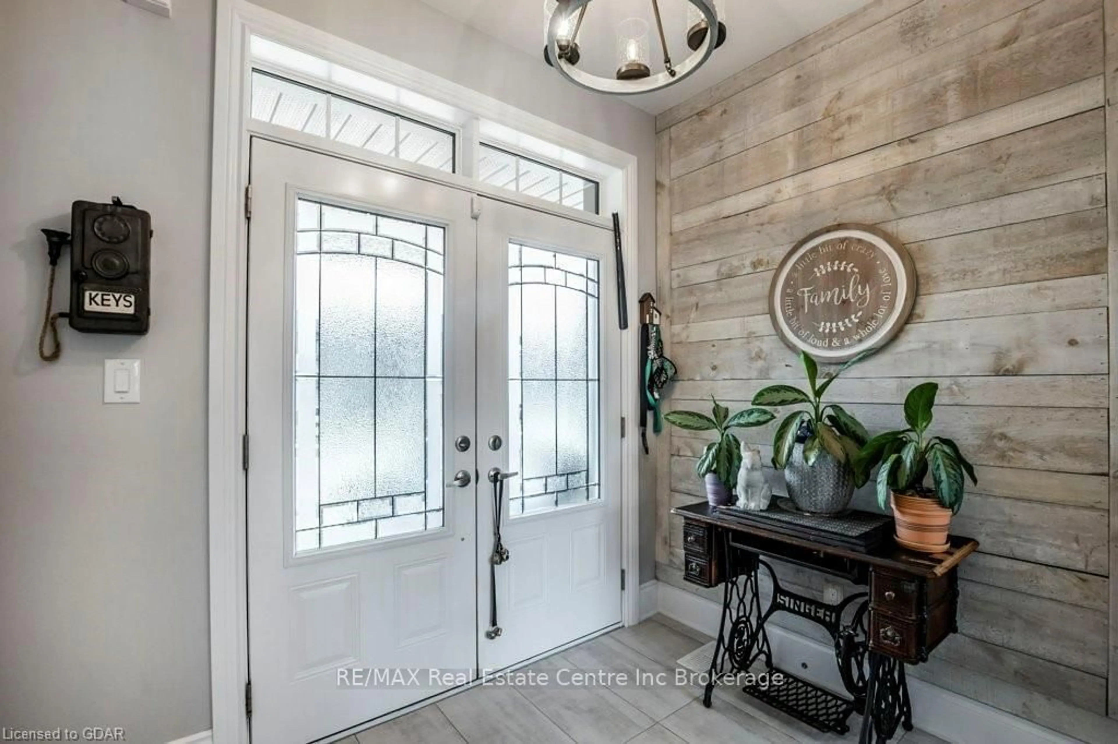 Indoor entryway, wood floors for 419 DOLMAN STREET, Woolwich Ontario N0B 1M0