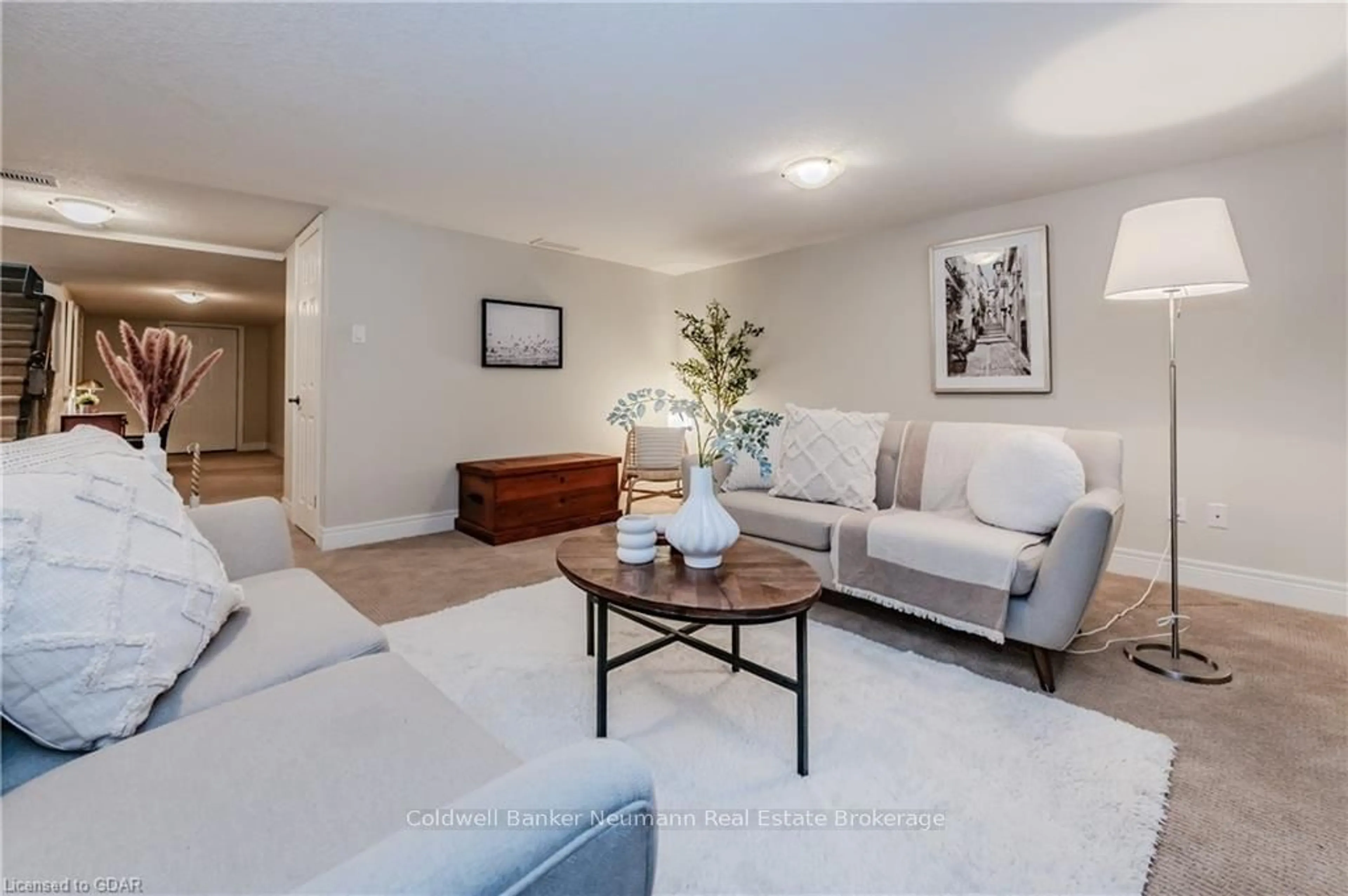 Living room, carpet floors for 255 SUMMERFIELD Dr #18, Guelph Ontario N1L 0E1