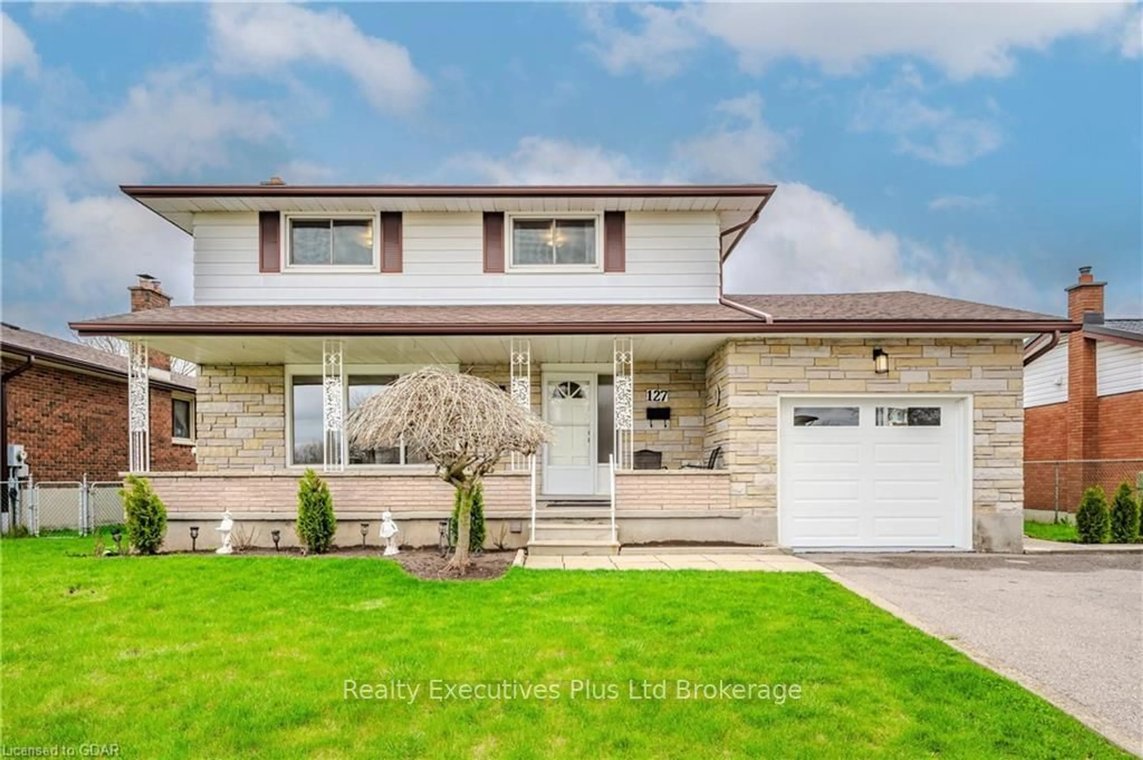 Frontside or backside of a home, cottage for 127 APPLEWOOD Cres, Guelph Ontario N1H 6B3