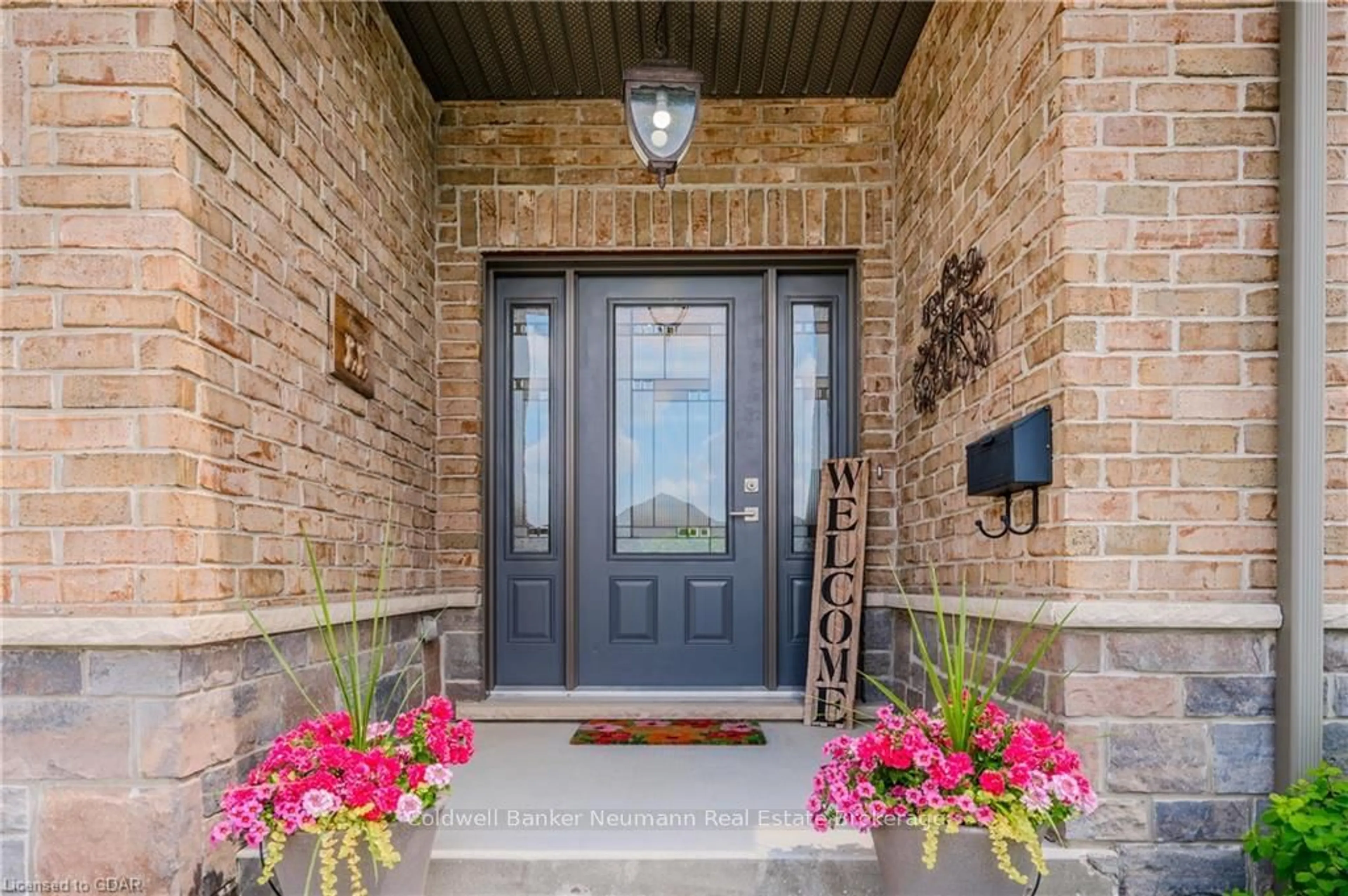 Indoor entryway, wood floors for 970 RESERVE Ave, North Perth Ontario N4W 0B7