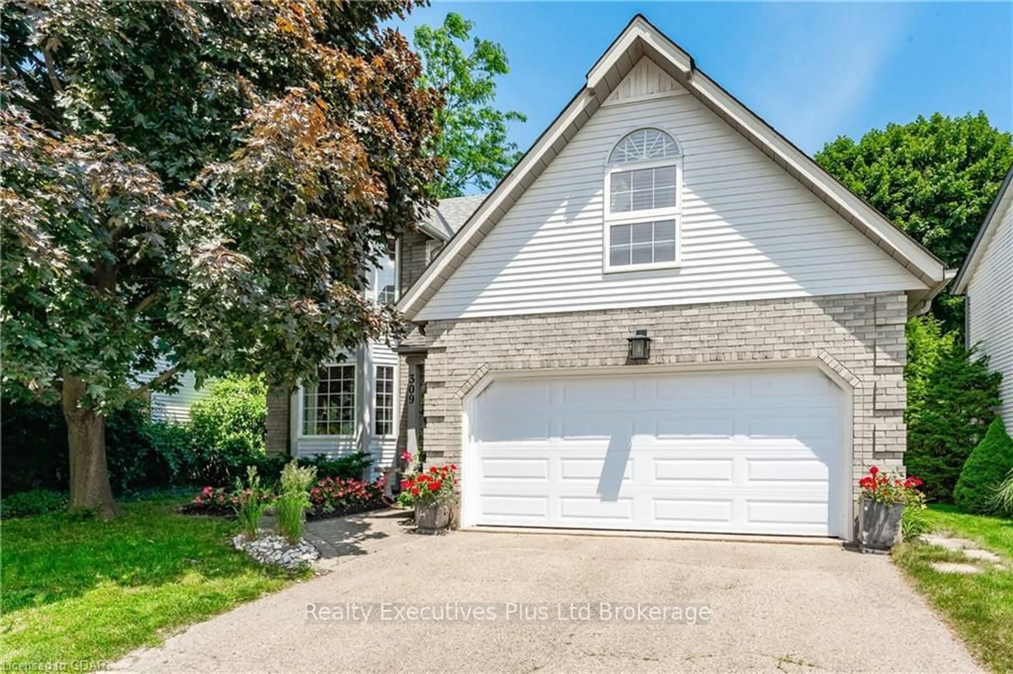 Frontside or backside of a home, cottage for 309 STEPHANIE Dr, Guelph Ontario N1K 1P2