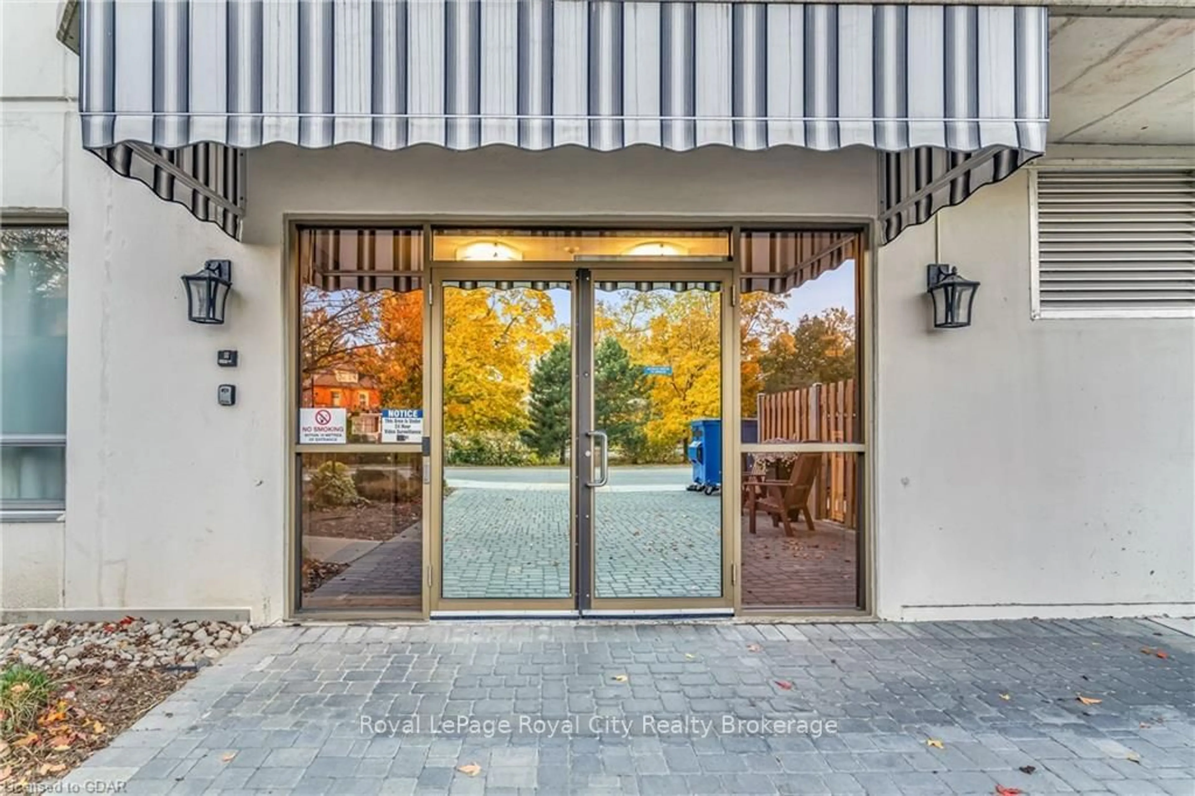 Indoor foyer, ceramic floors for 60 WYNDHAM St #311, Guelph Ontario N1E 7H7