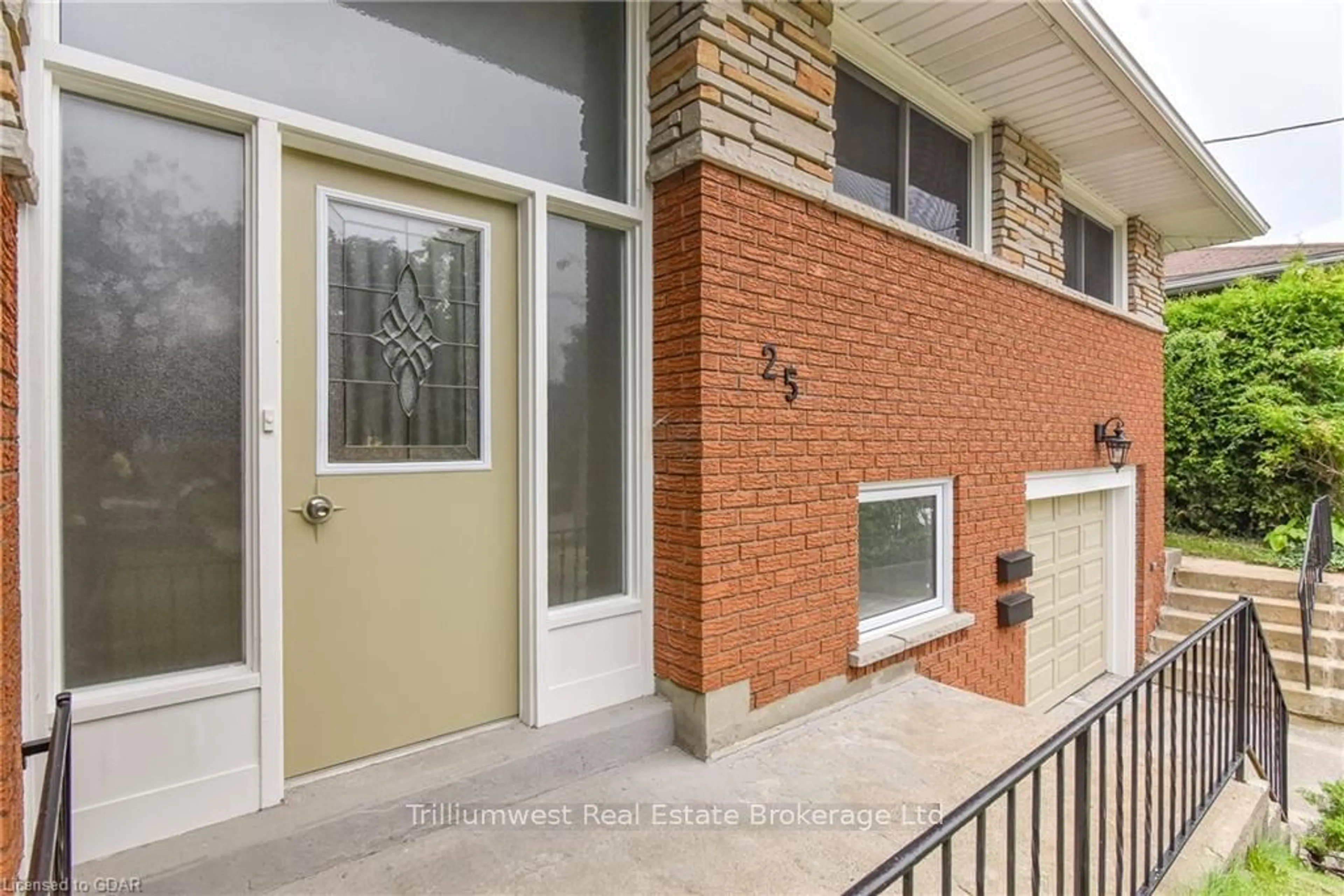 Home with brick exterior material for 25 NICKLIN Cres, Guelph Ontario N1H 5E8