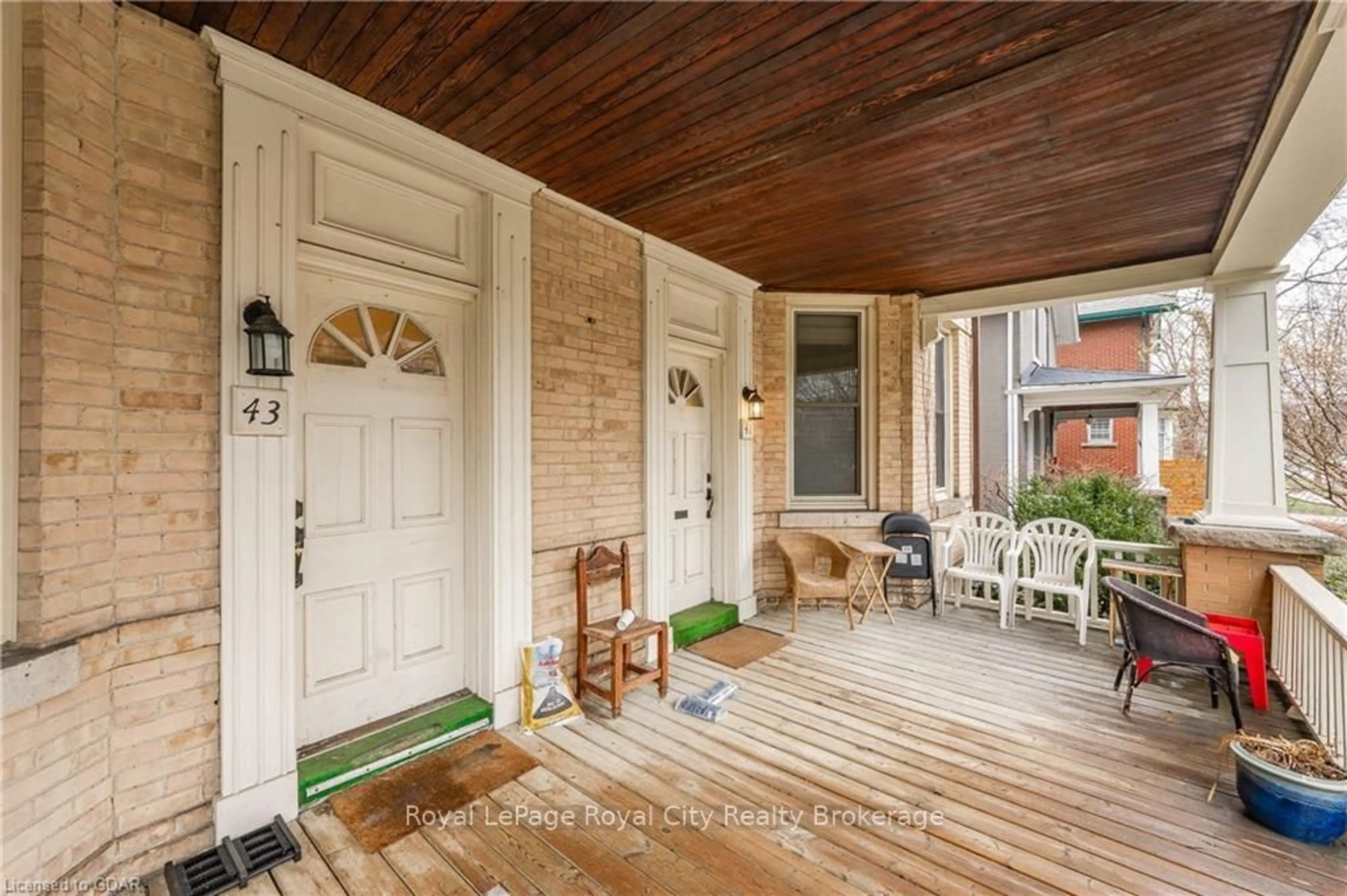 Indoor entryway, wood floors for 41-43 SUFFOLK St, Guelph Ontario N1H 2H9