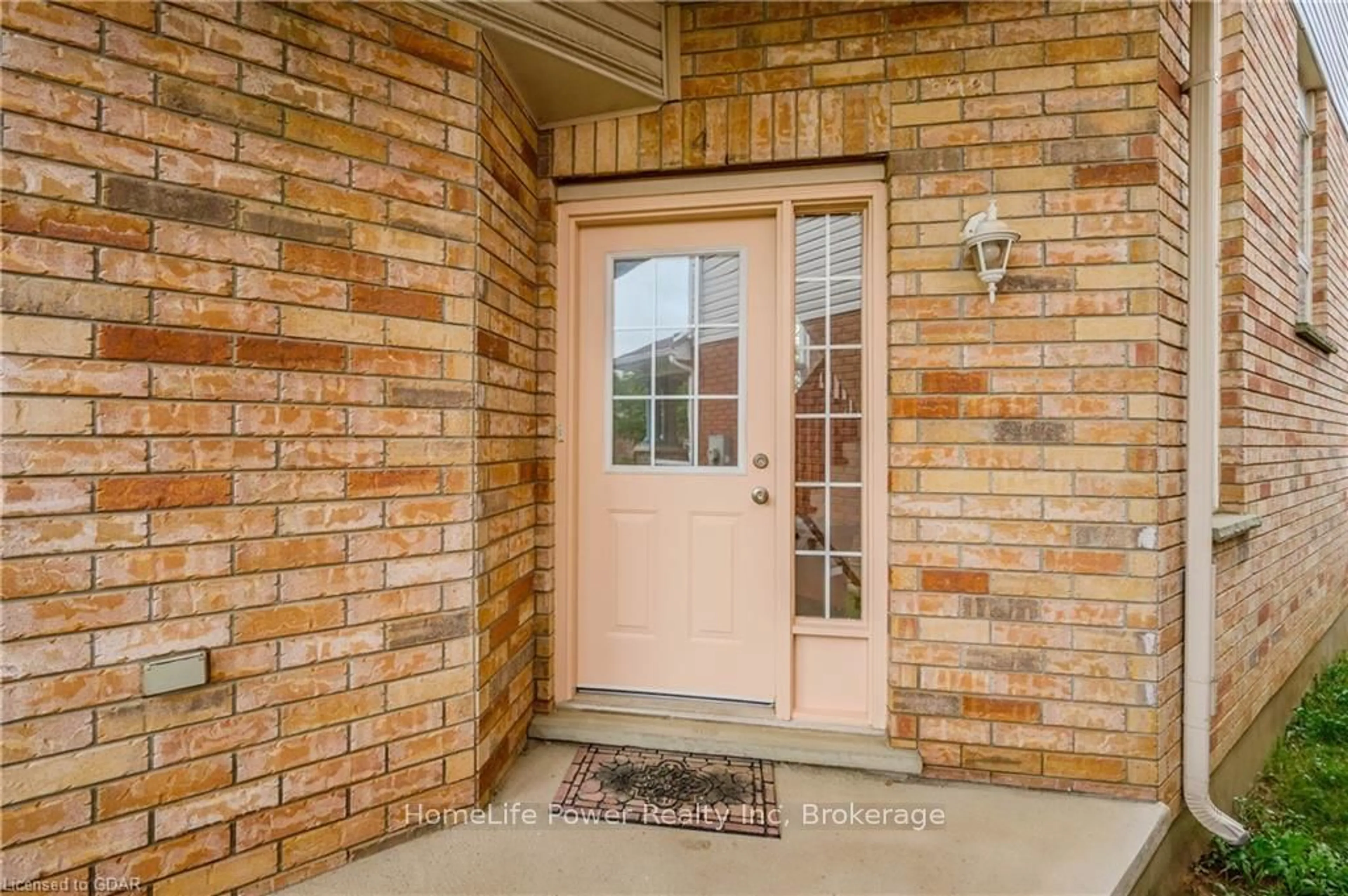 Indoor entryway, ceramic floors for 4 DARLING Cres, Guelph Ontario N1L 1P9