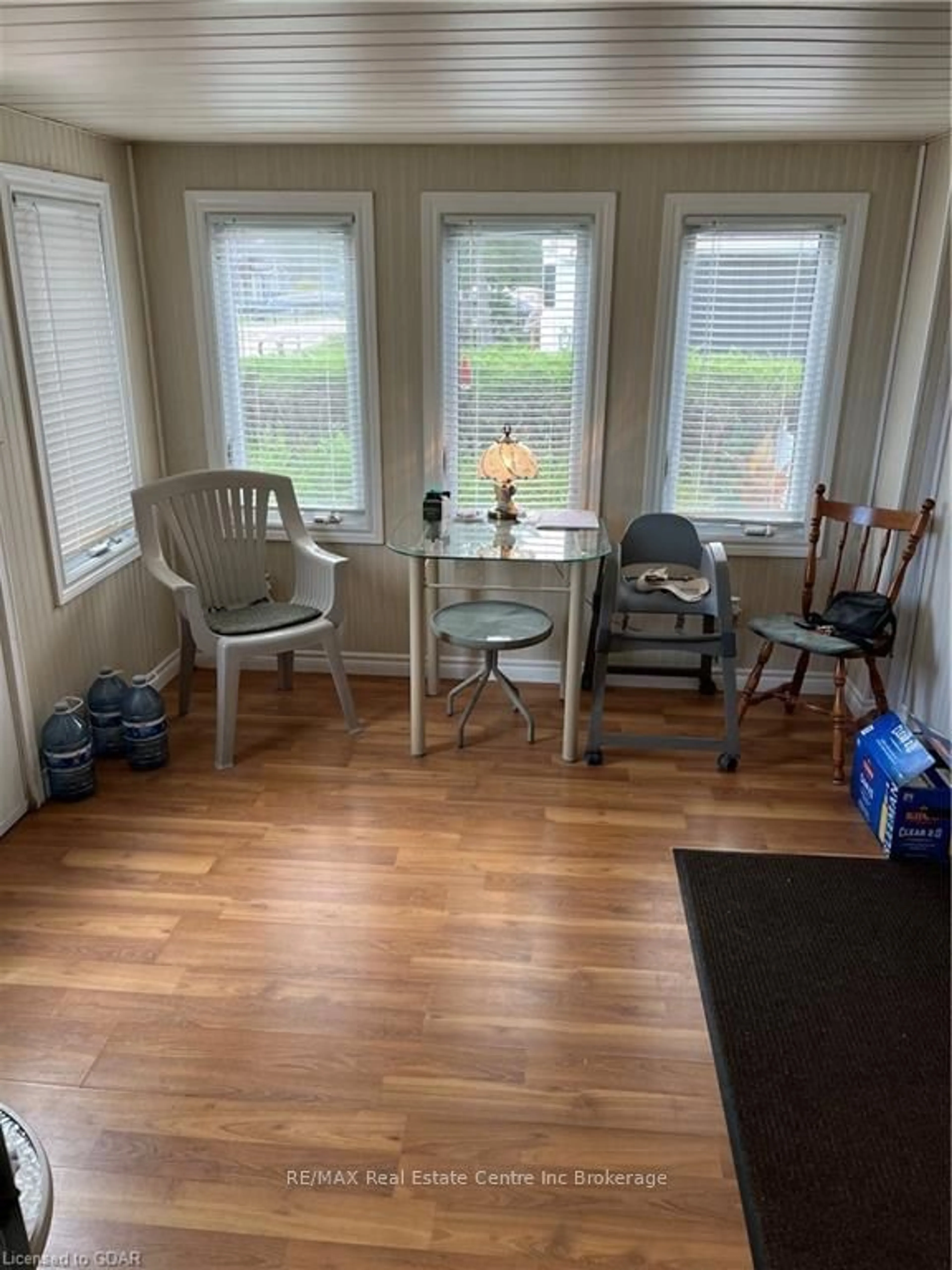 A pic of a room, wood floors for 2073 FRIENDLY Blvd, Centre Wellington Ontario N1M 2W5
