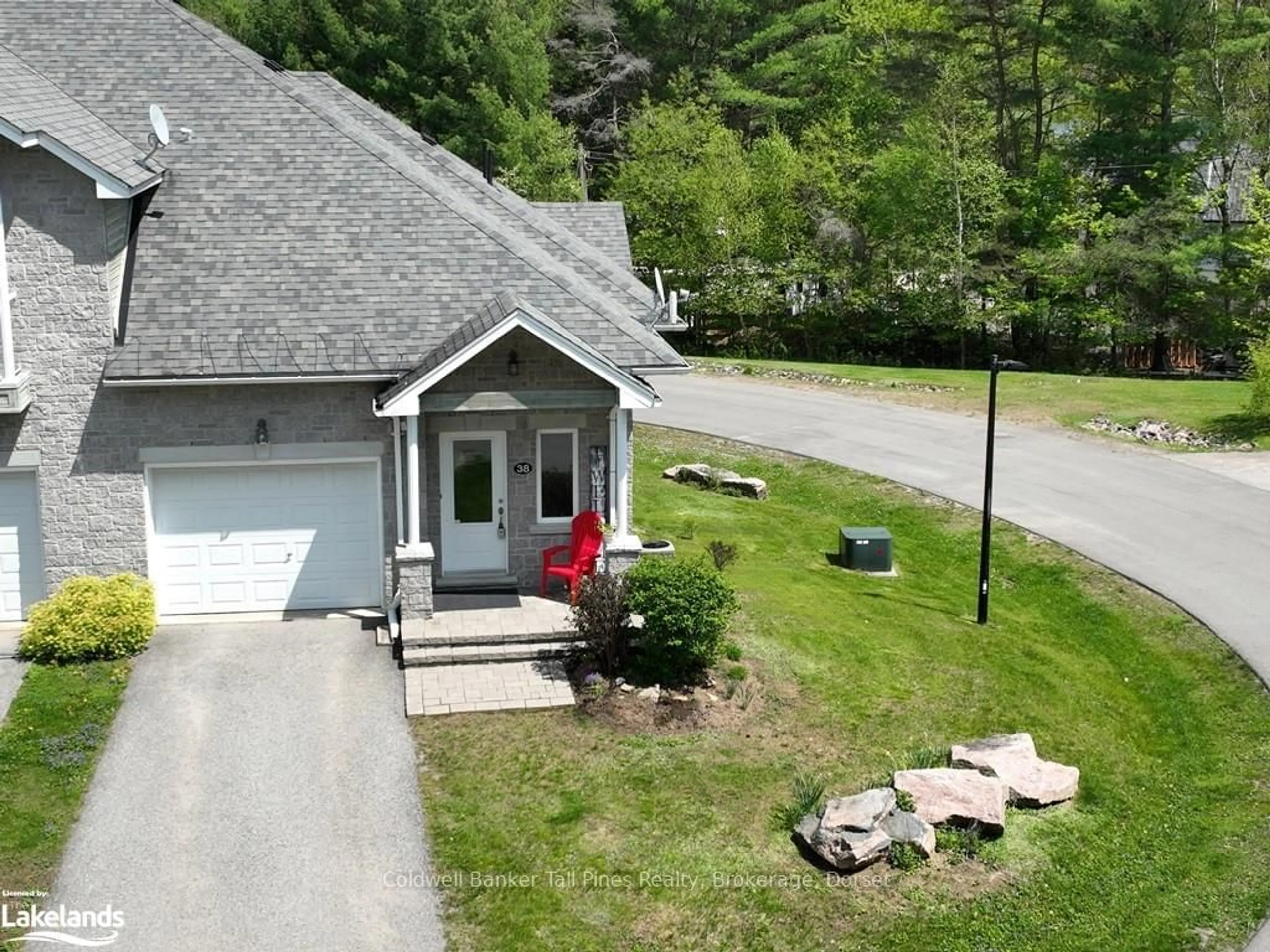 Frontside or backside of a home, cottage for 38 WEBB Circ, Dysart et al Ontario K0M 1S0