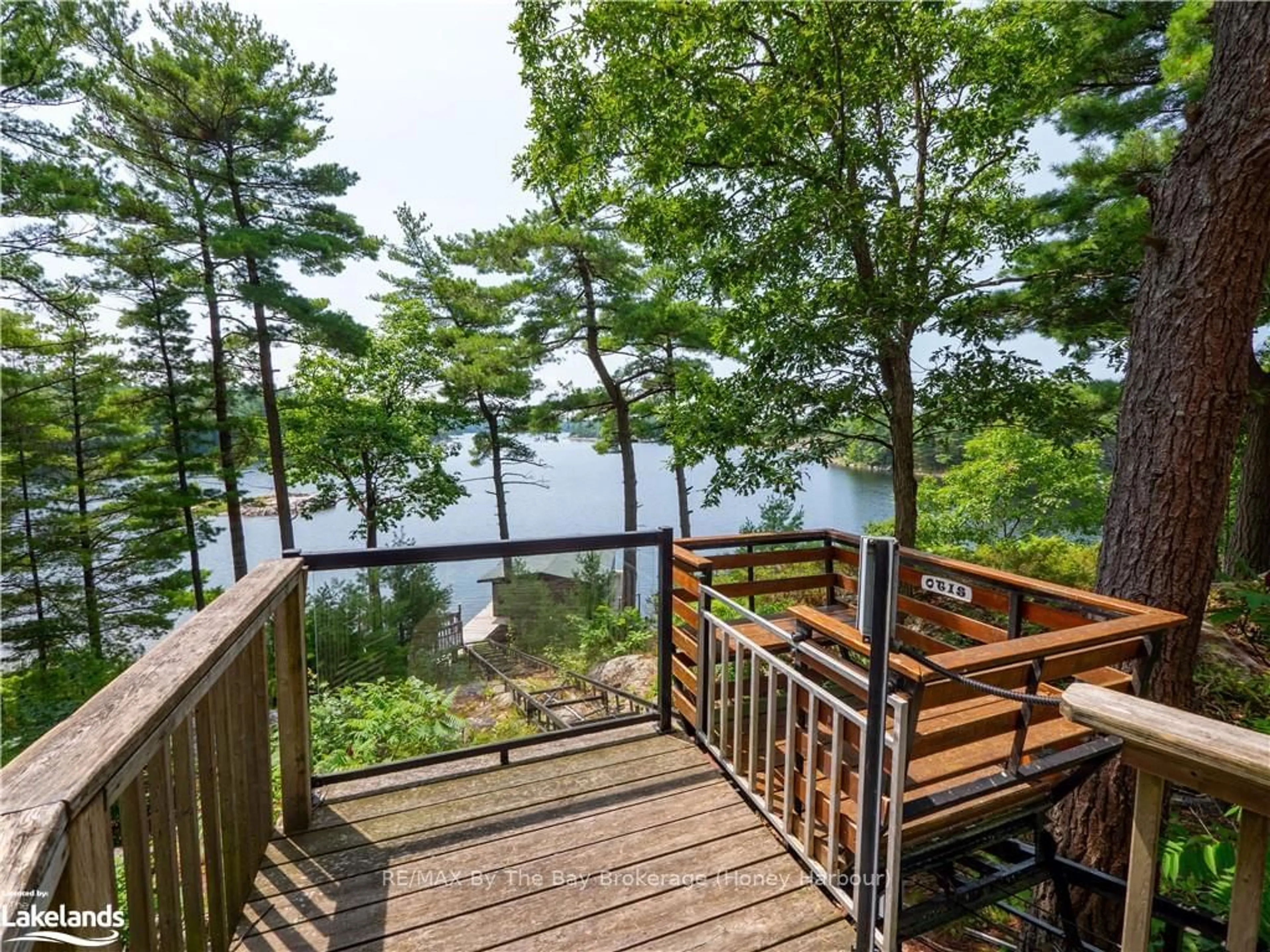 Patio, cottage for 15598 GEORGIAN BAY SHORE, Georgian Bay Ontario P0E 1E0