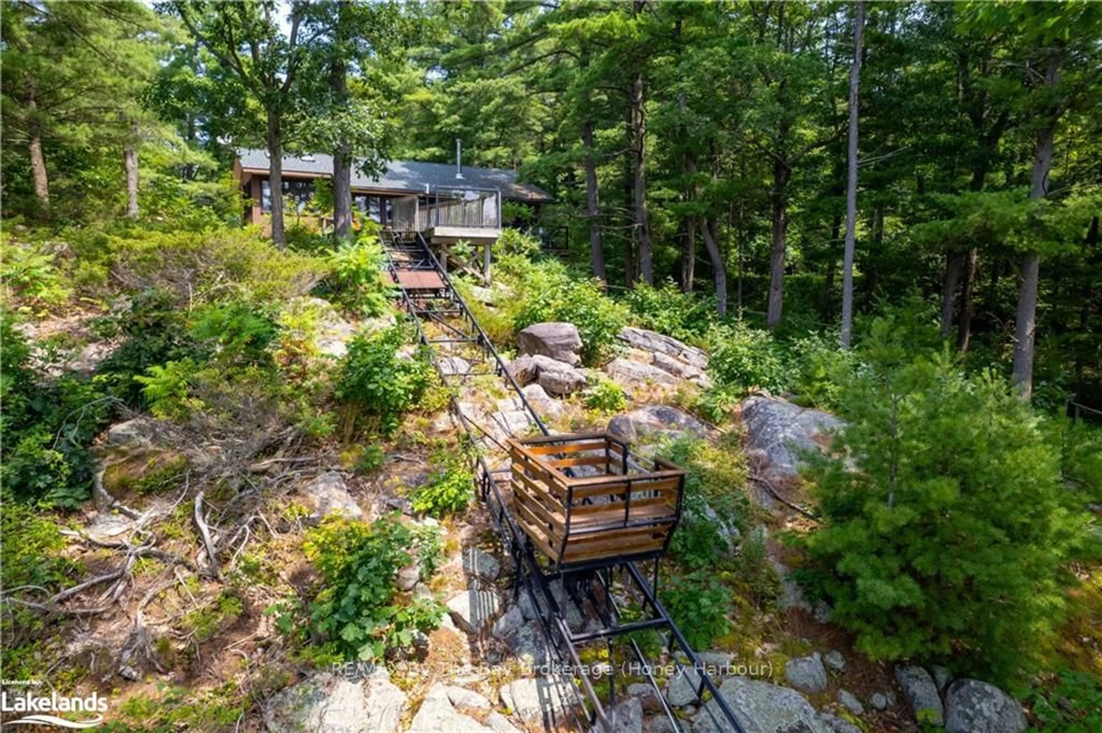 Patio, cottage for 15598 GEORGIAN BAY SHORE, Georgian Bay Ontario P0E 1E0