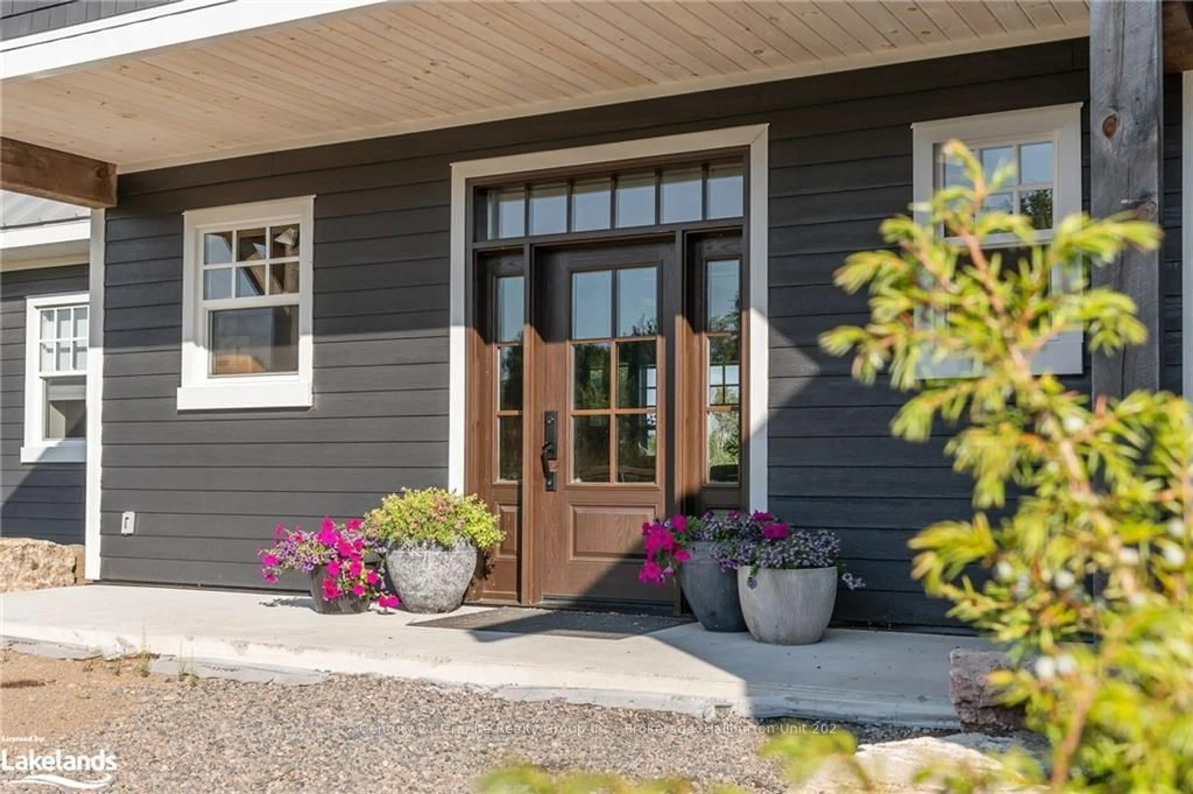 Indoor entryway, wood floors for 2194 UNICORN Rd, Dysart et al Ontario K0M 1S0