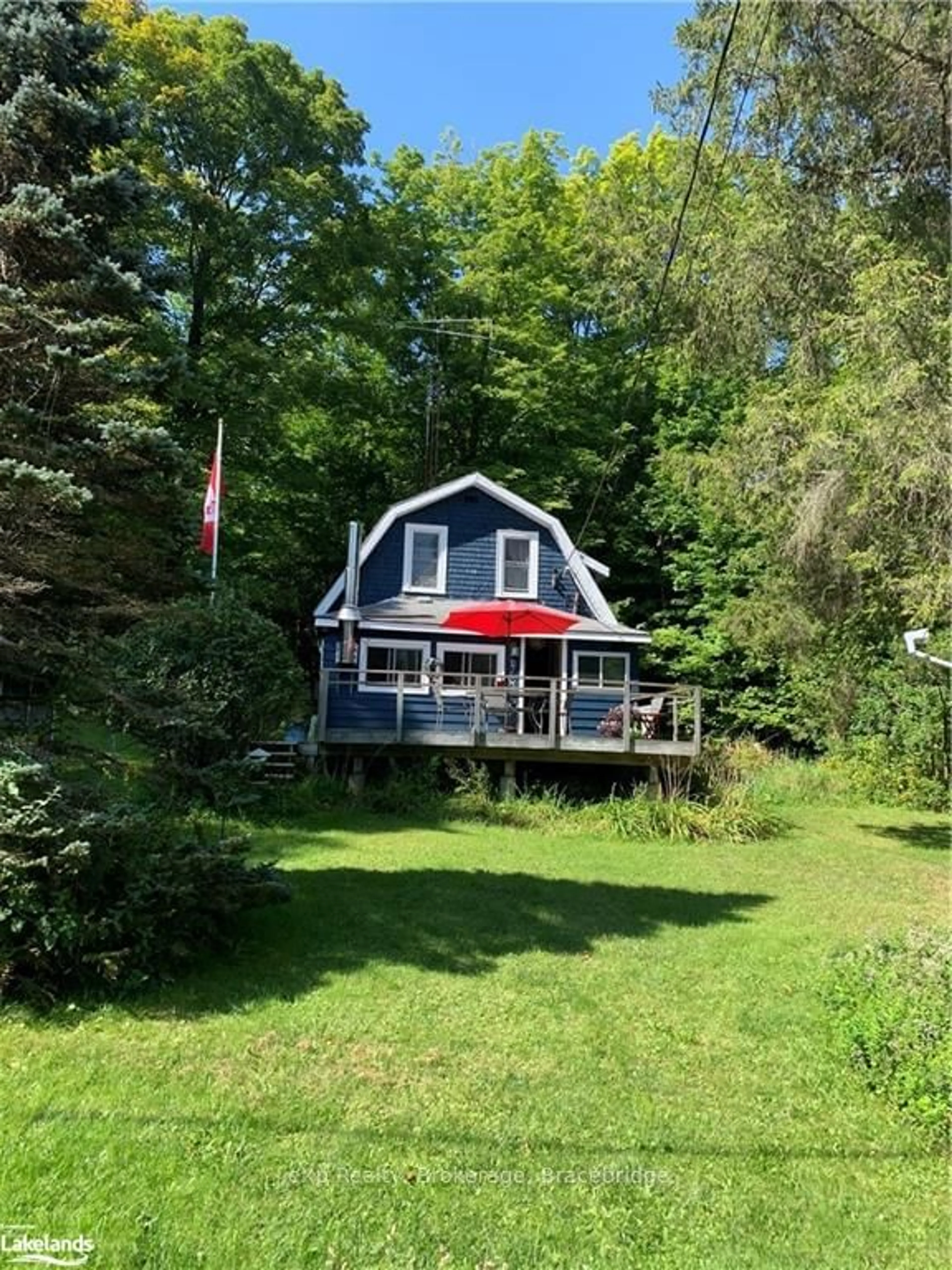 A pic from exterior of the house or condo, cottage for 1079 HEWLITT Rd, Muskoka Lakes Ontario P1L 0J4