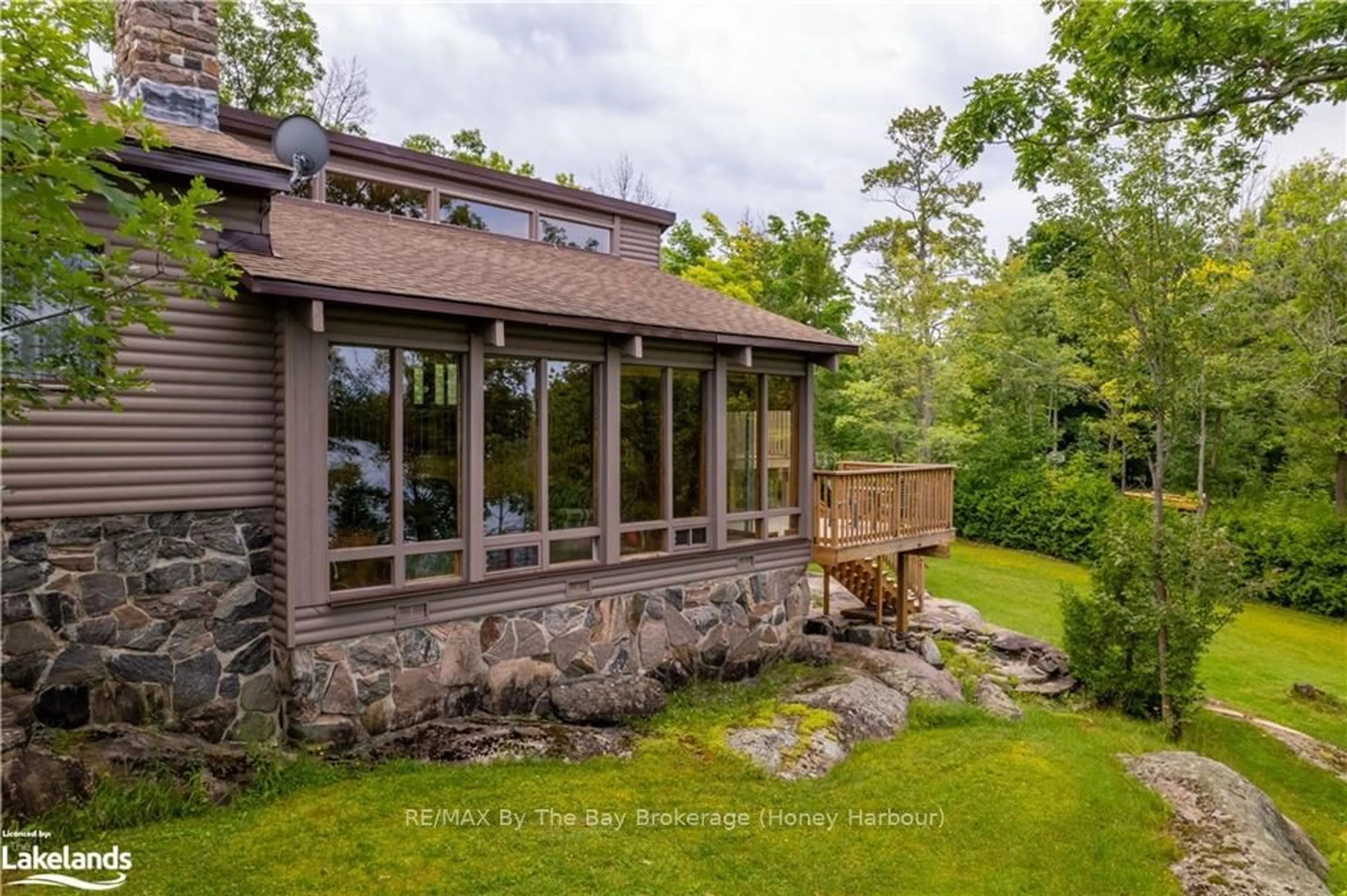 Patio, cottage for 244 BIRCH ACRES Dr, Georgian Bay Ontario P0E 1E0