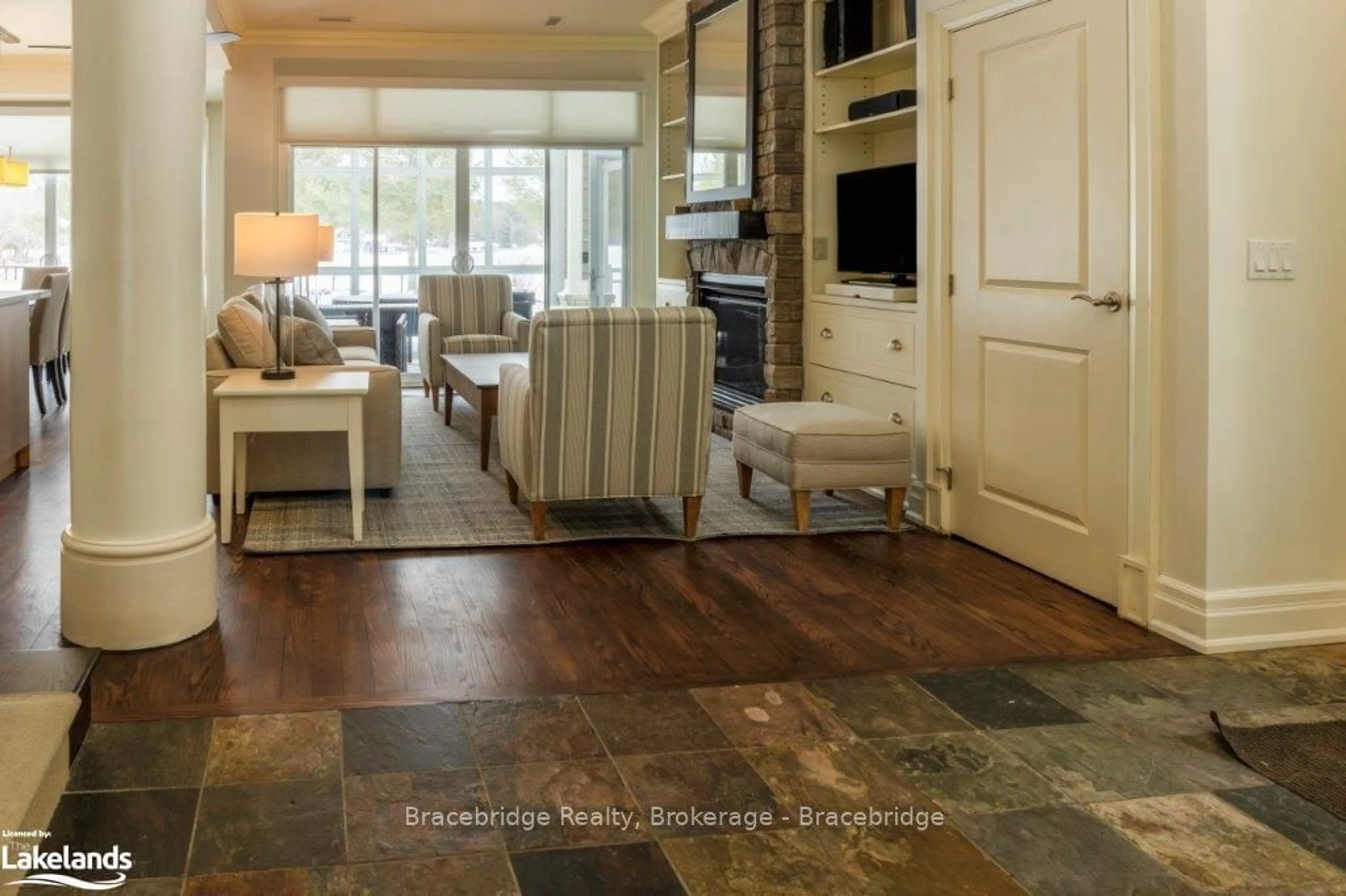 Indoor entryway, wood floors for 1869 MUSKOKA ROAD 118 #G101-B1, Muskoka Lakes Ontario P1L 1W8