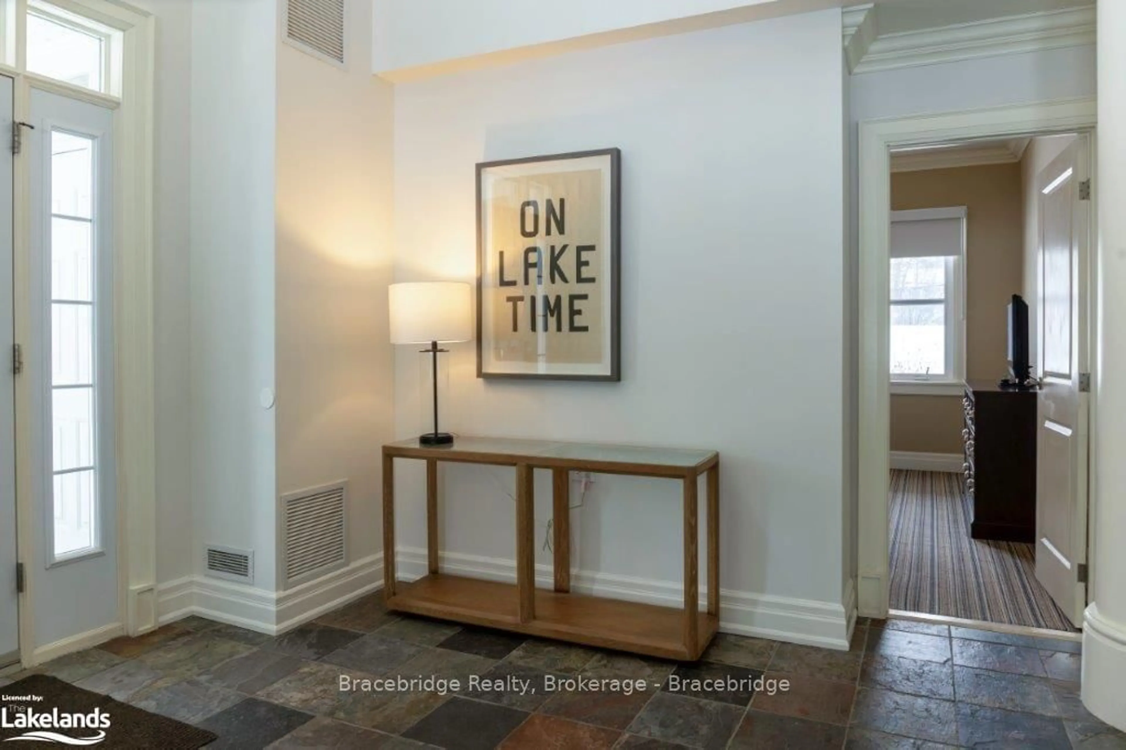 Indoor entryway, wood floors for 1869 MUSKOKA ROAD 118 #G101-B1, Muskoka Lakes Ontario P1L 1W8