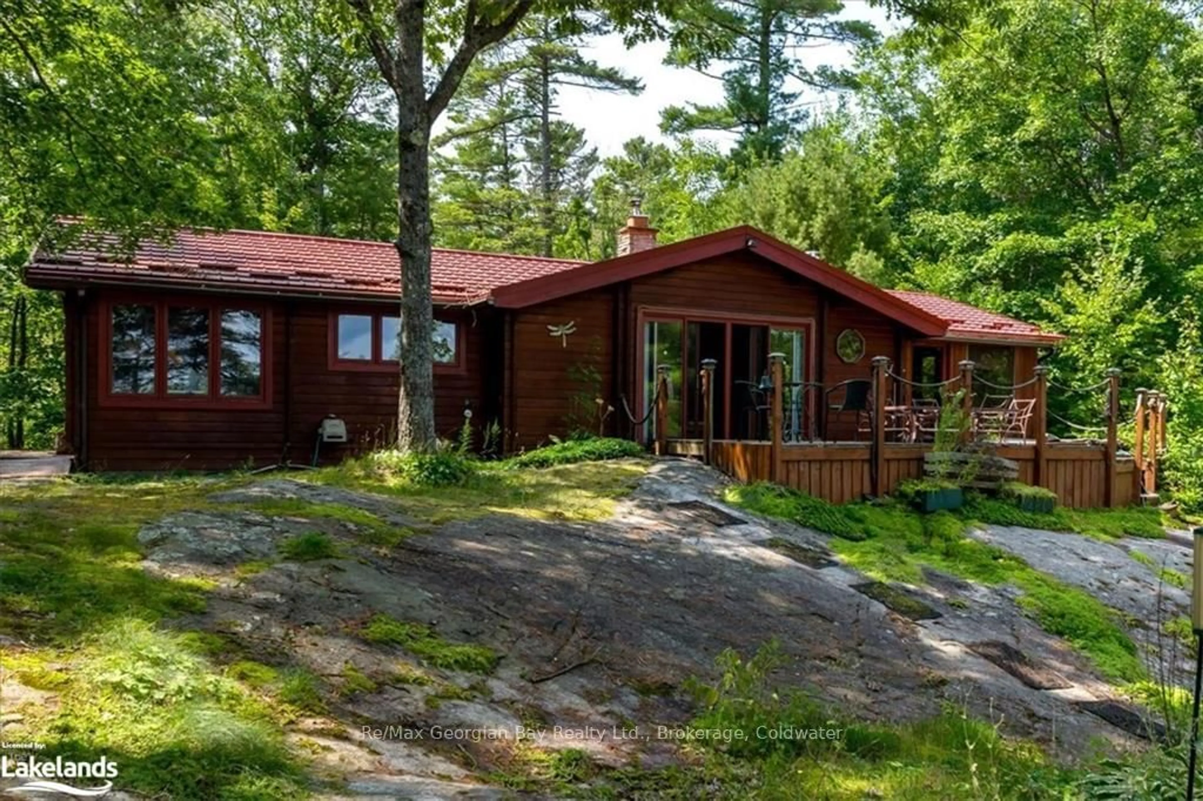 Patio, cottage for 70547 SEVERN RIVER, Georgian Bay Ontario L0K 1E0