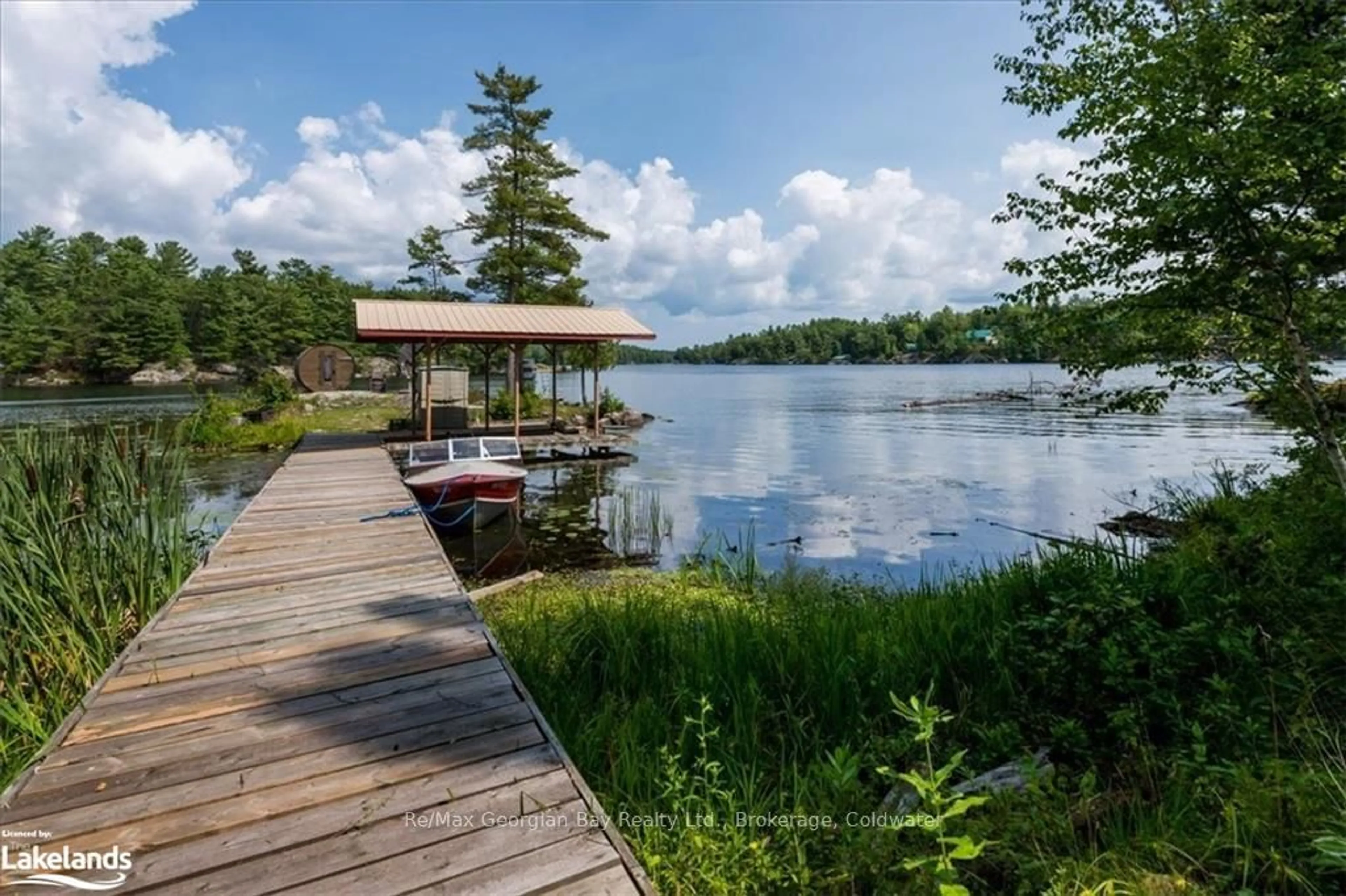 Patio, cottage for 70547 SEVERN RIVER, Georgian Bay Ontario L0K 1E0