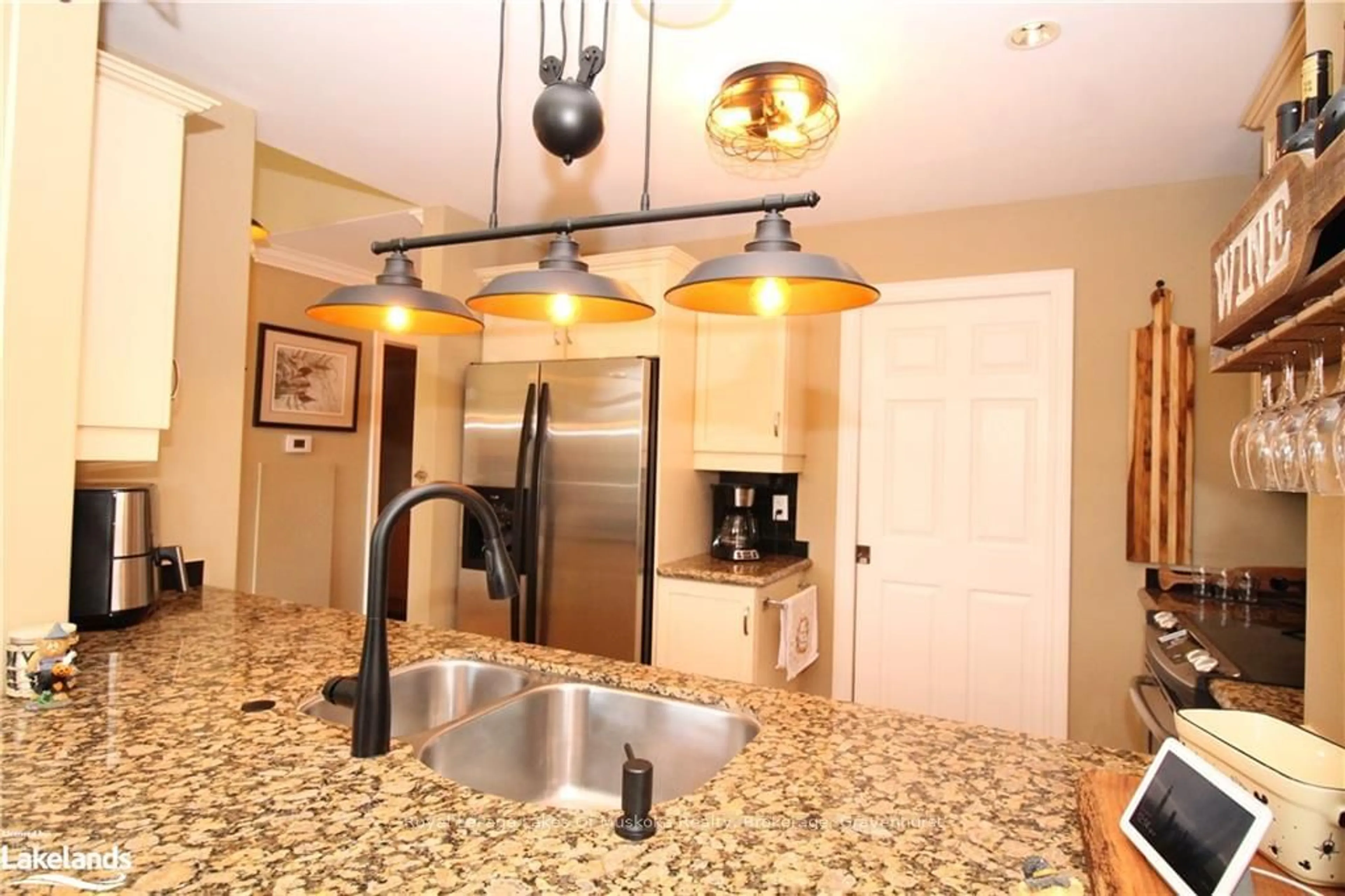 Kitchen, wood floors, cottage for 130 STEAMSHIP BAY Rd #601, Gravenhurst Ontario P1P 1Z9